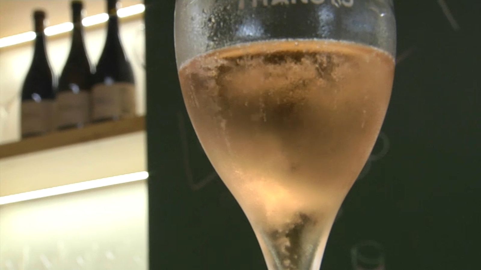 Imatge d'una copa amb cava valencià