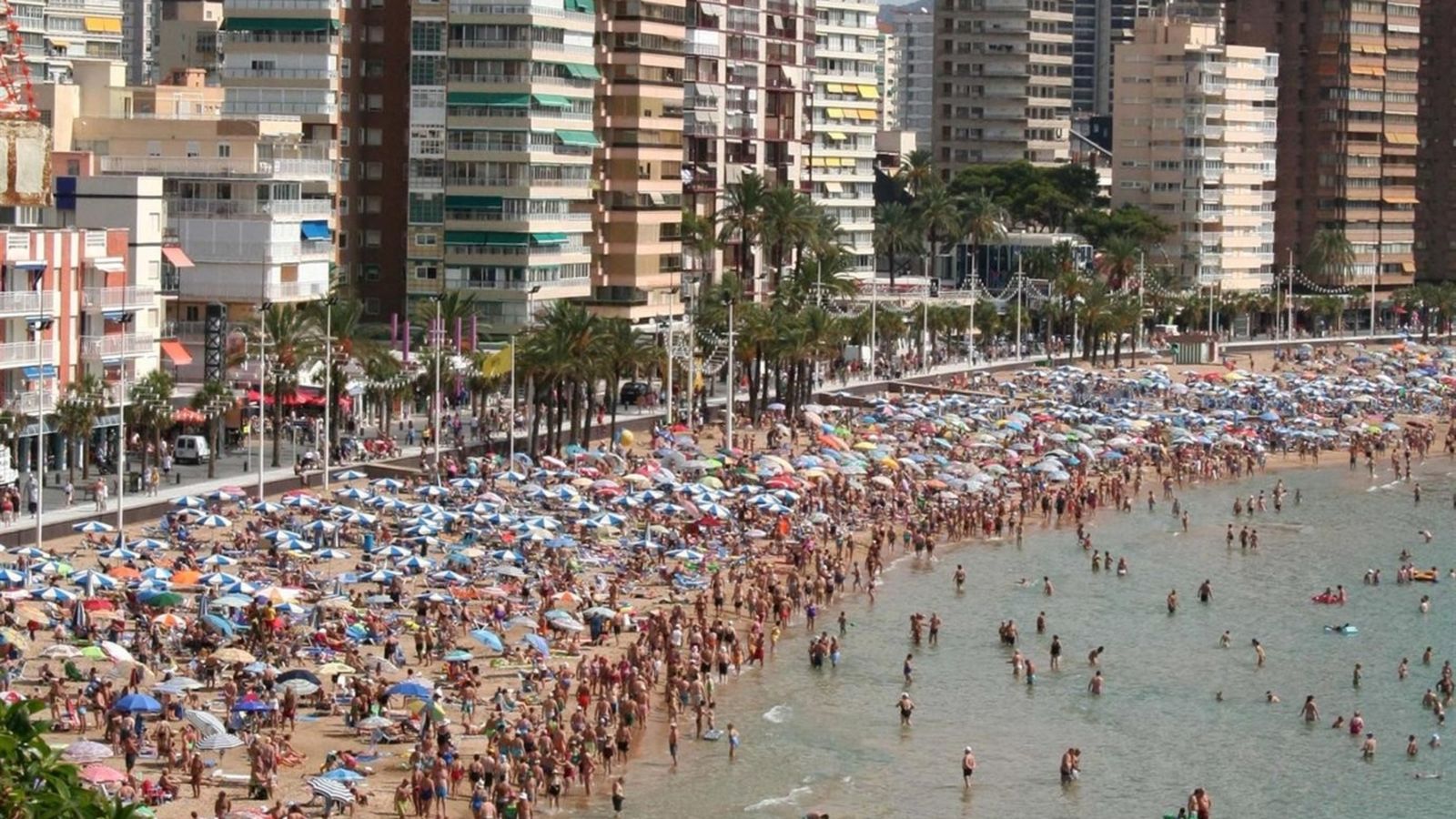Platges de Benidorm en una imatge d'arxiu