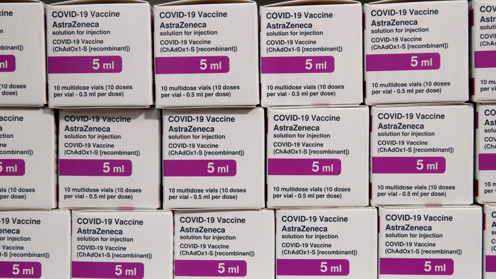 Caixes amb les dosis de la vacuna d'Astra Zeneca