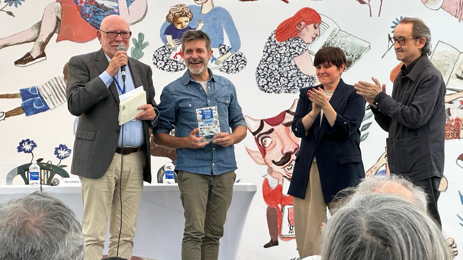 Paco Roca rep el premi a la trajectòria en castellà en la 59a Fira del Llibre de València