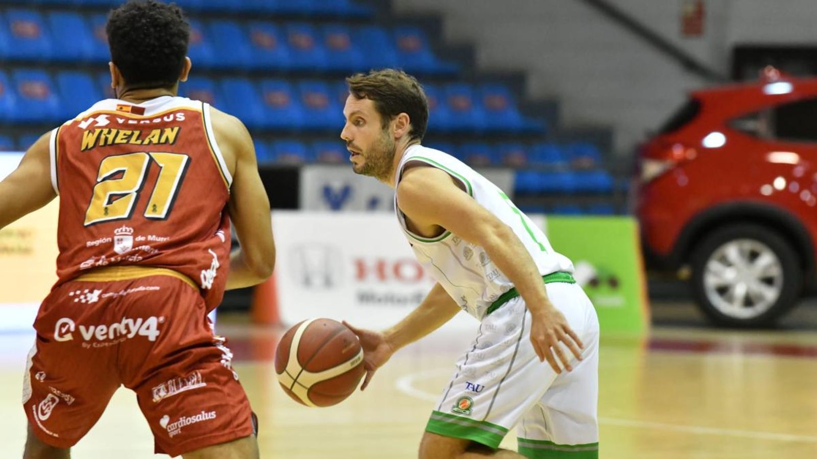 Joan Faner (Tau Castelló), durant el partit contra el Múrcia