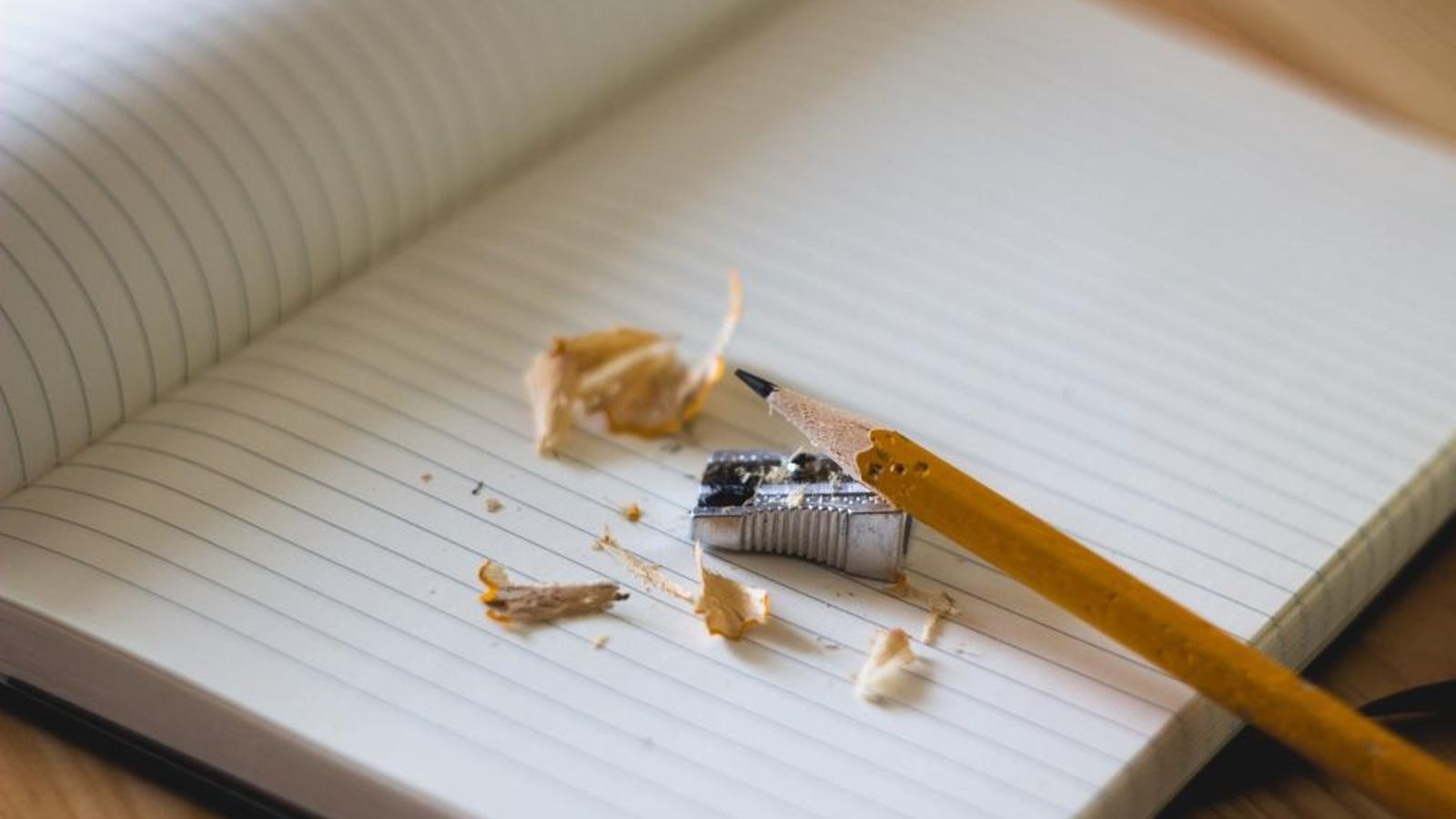 El sistema educatiu valencià té unes condicions d’entorn i recursos “poc favorables” per a desenvolupar-se, segons un informe de l’IVIE.