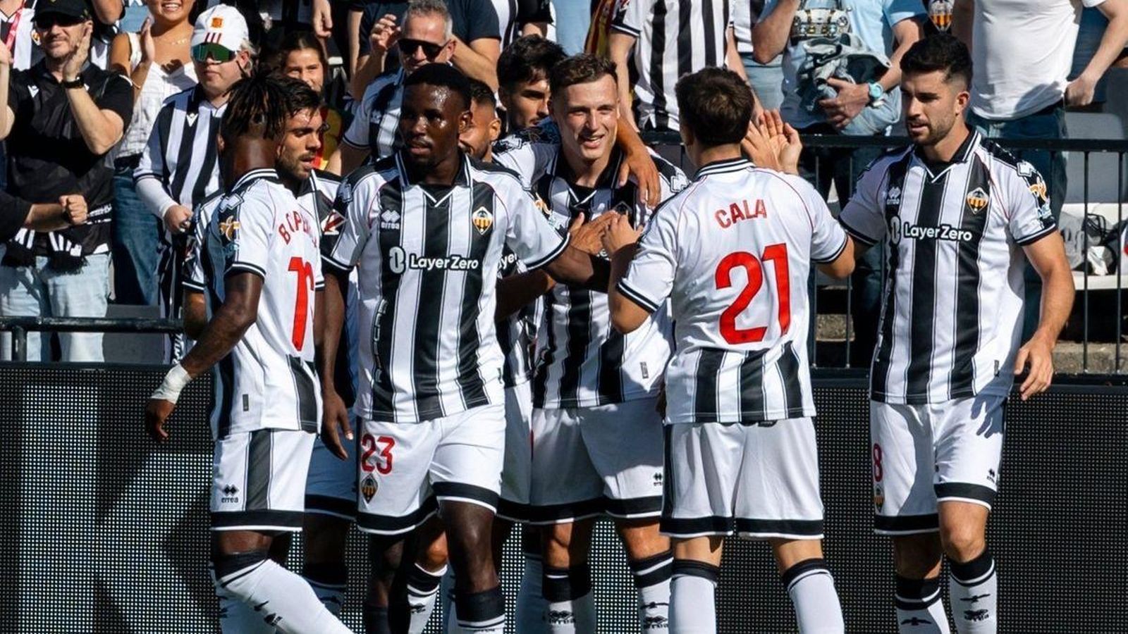 Els jugadors del Castelló celebren un gol Els jugadors del Castelló celebren un gol
