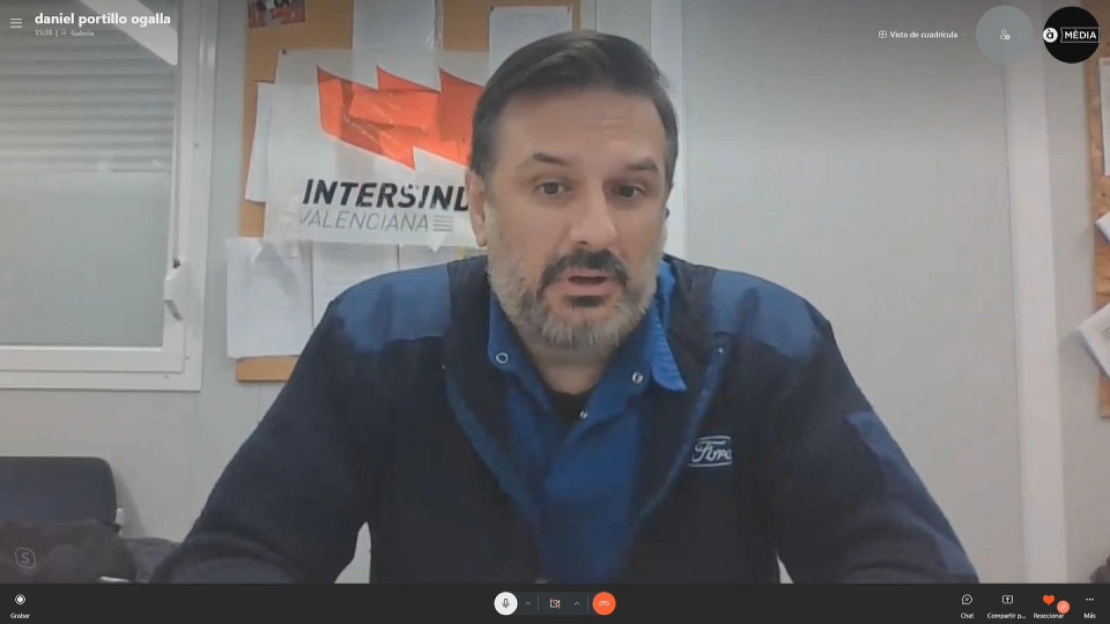 El portaveu de l'STM Intersindical Daniel Portillo atén per videoconferència a la ràdio d'À Punt