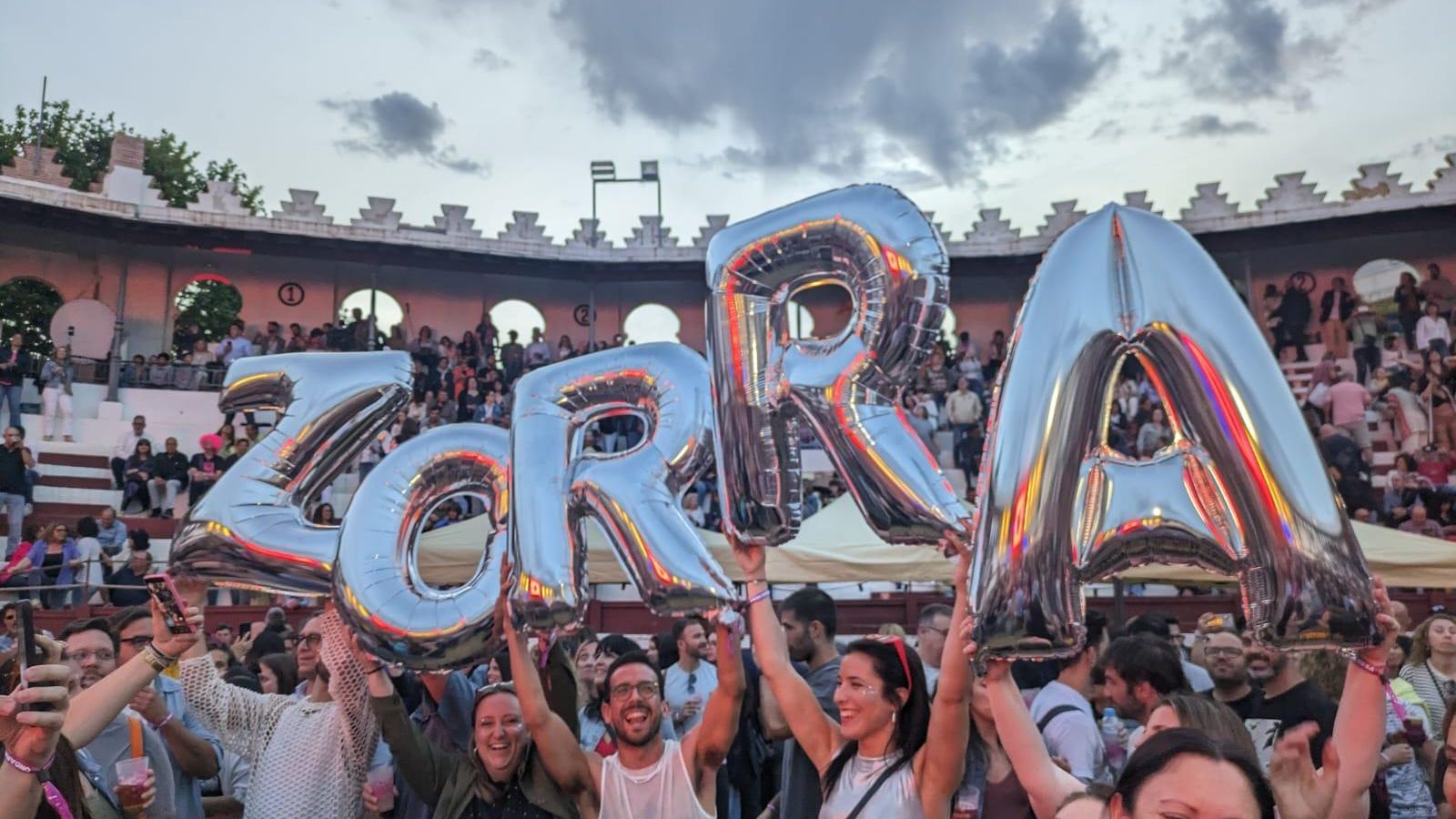 El poble d'Ondara s'uneix per a donar suport a Nebulossa en una gran festa