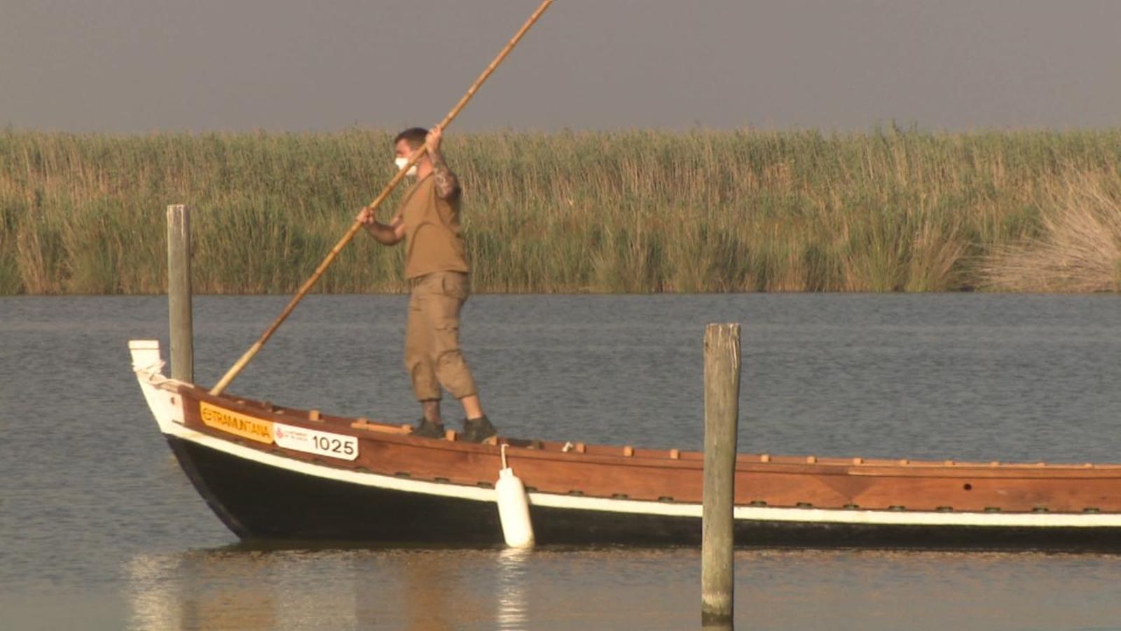 La primera barca elèctrica municipal arriba a l’Albufera de València