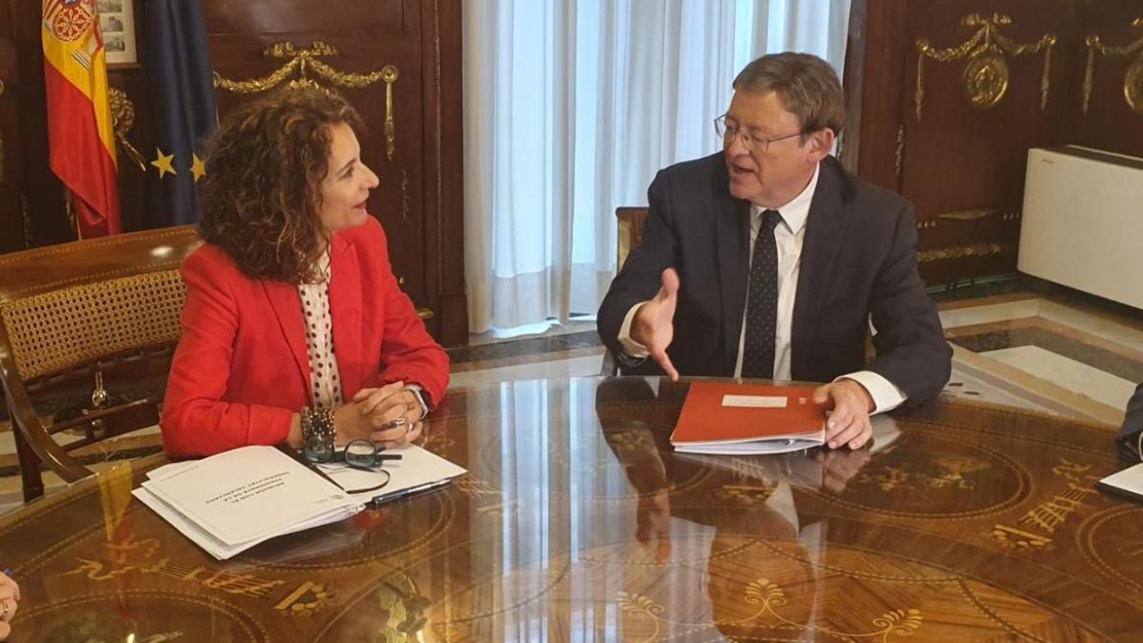 Ximo Puig i María Jesús Montero durant la reunió d'aquest dilluns