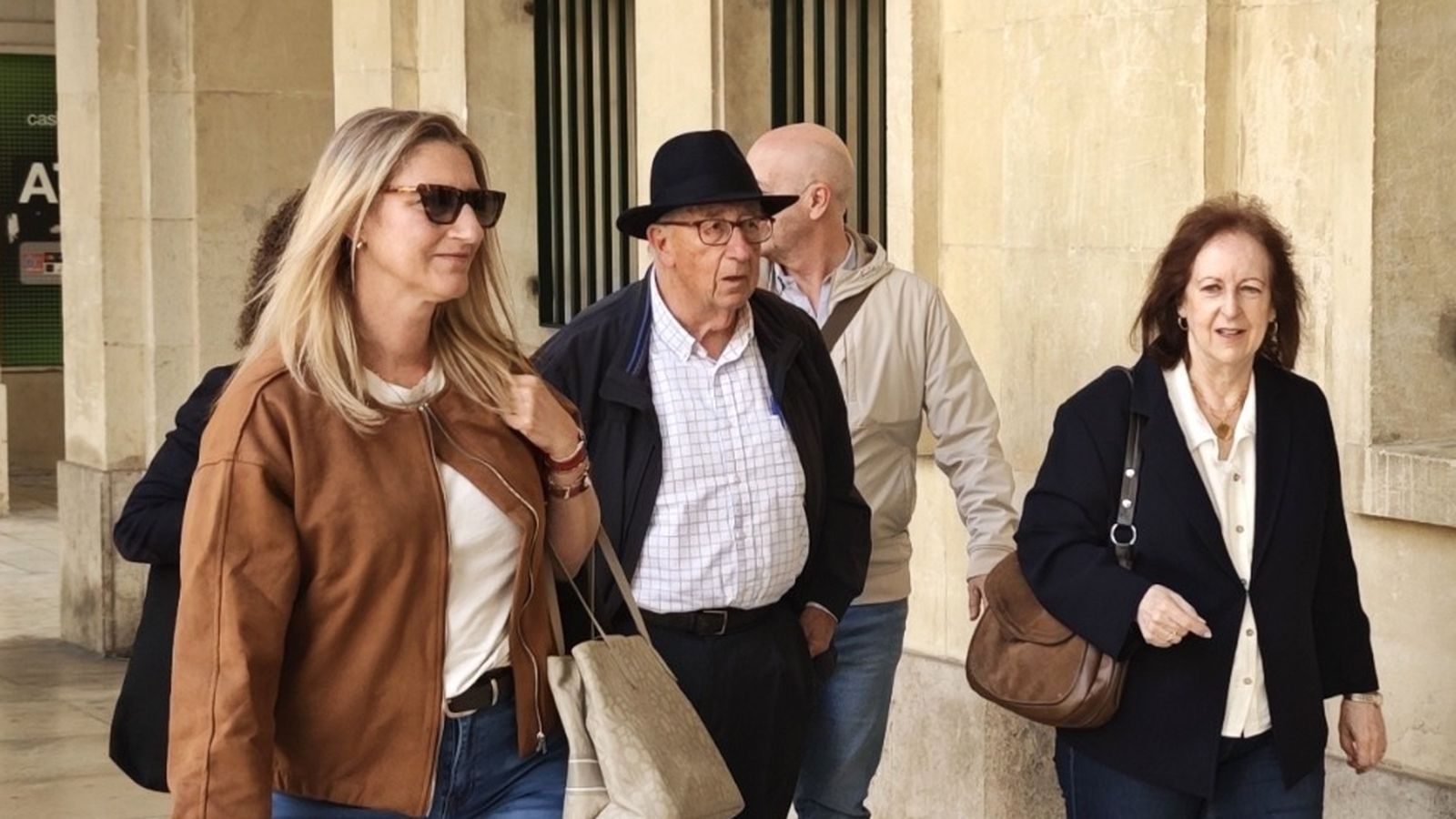 Julio De España, en arribar el juí