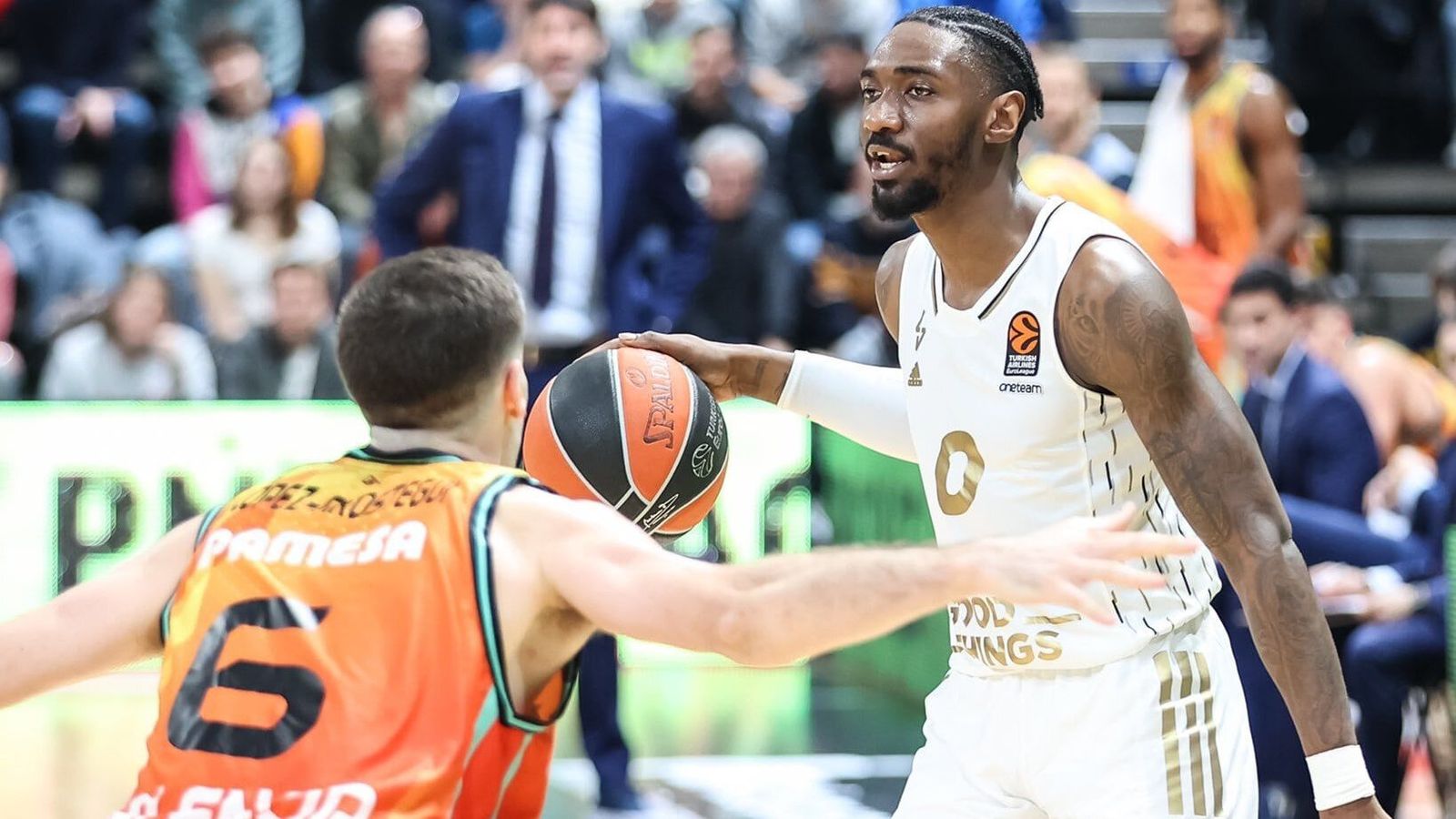 López-Arostegui, en una acció defensiva