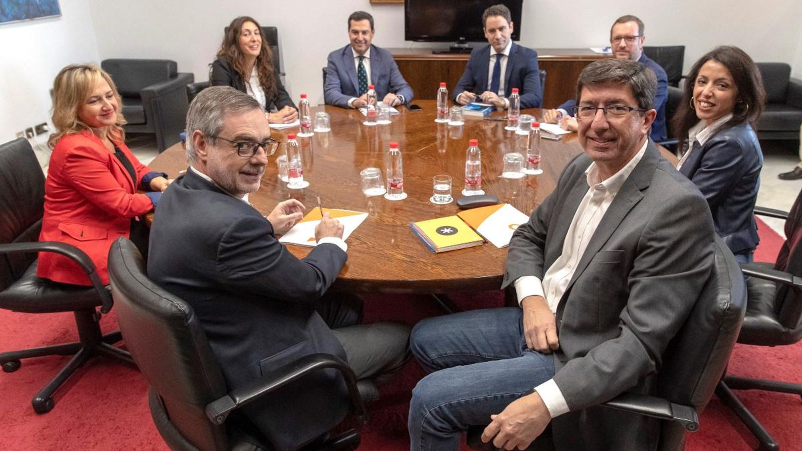 Teodoro García-Egea (PP) i Iván Espinosa de los Monteros (Vox) en una reunió al Congrés