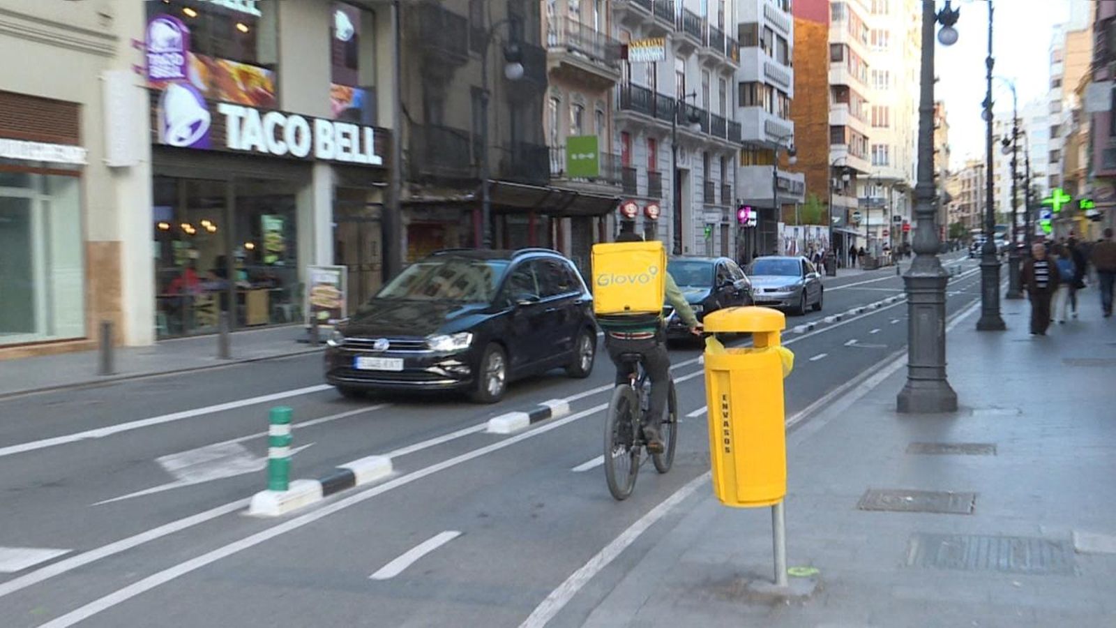 Els repartidors denuncien les condicions precàries en què treballen