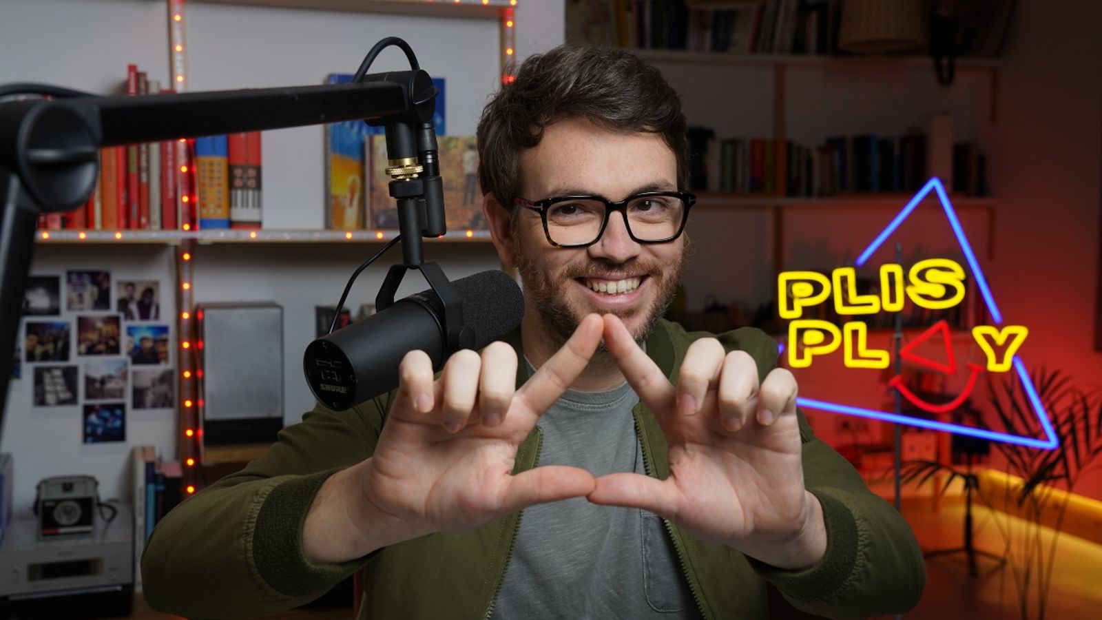 El periodista Eugenio Viñas dirigeix i presenta aquest espai