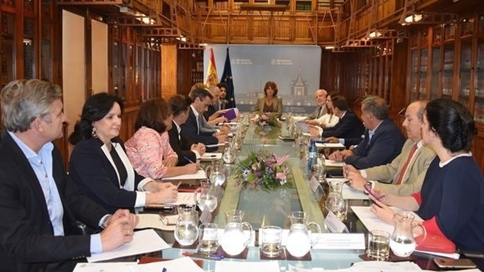 Reunió entre les associacions de jutges i fiscals i la ministra de Justícia, Dolores Delgado, el passat Juliol
