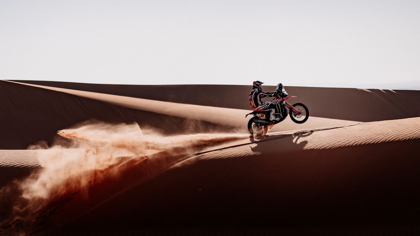 Tosha Schareina en les dunes del Dakar