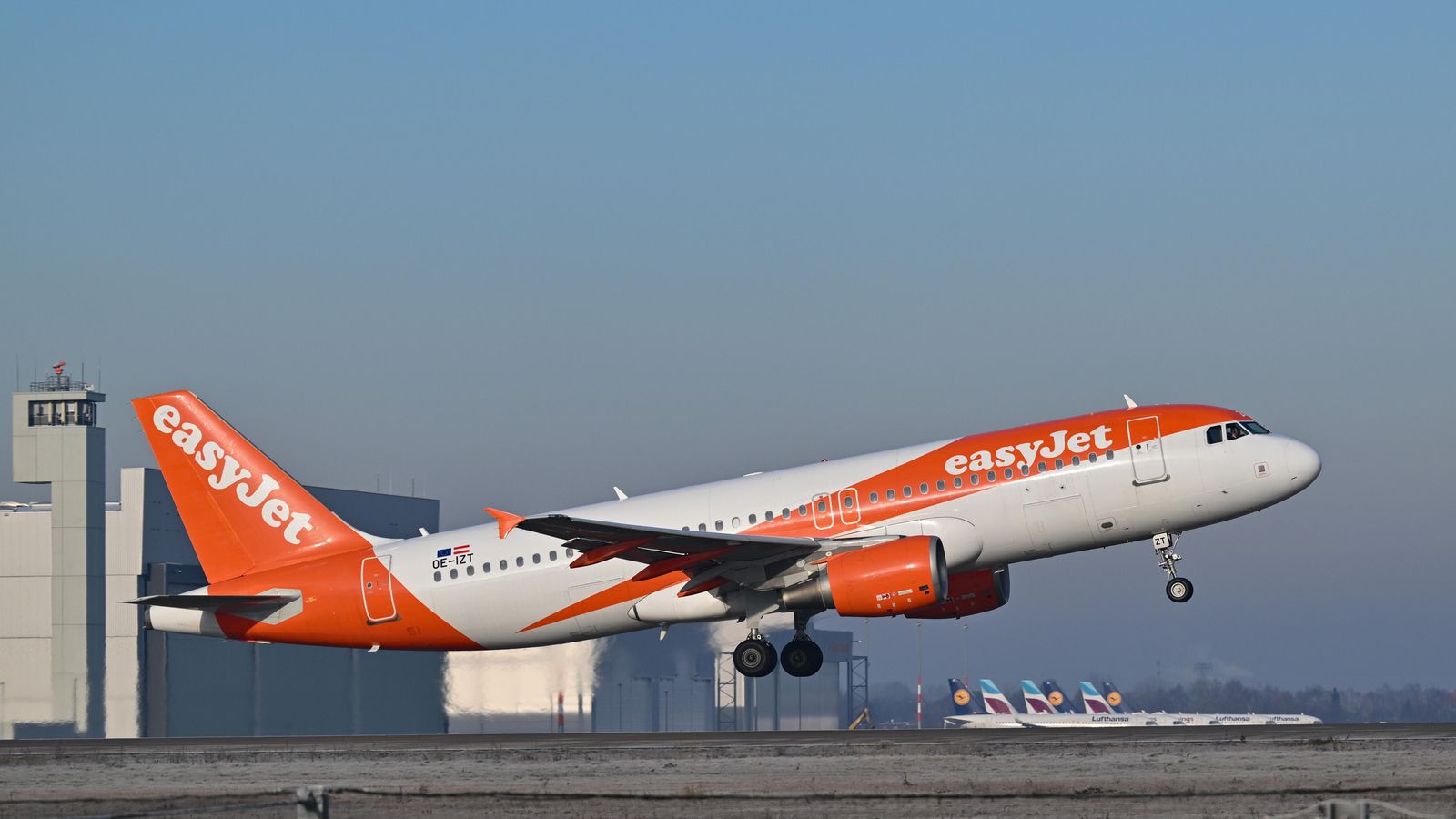 Un avió de la companyia easyJet en una imatge d'arxiu