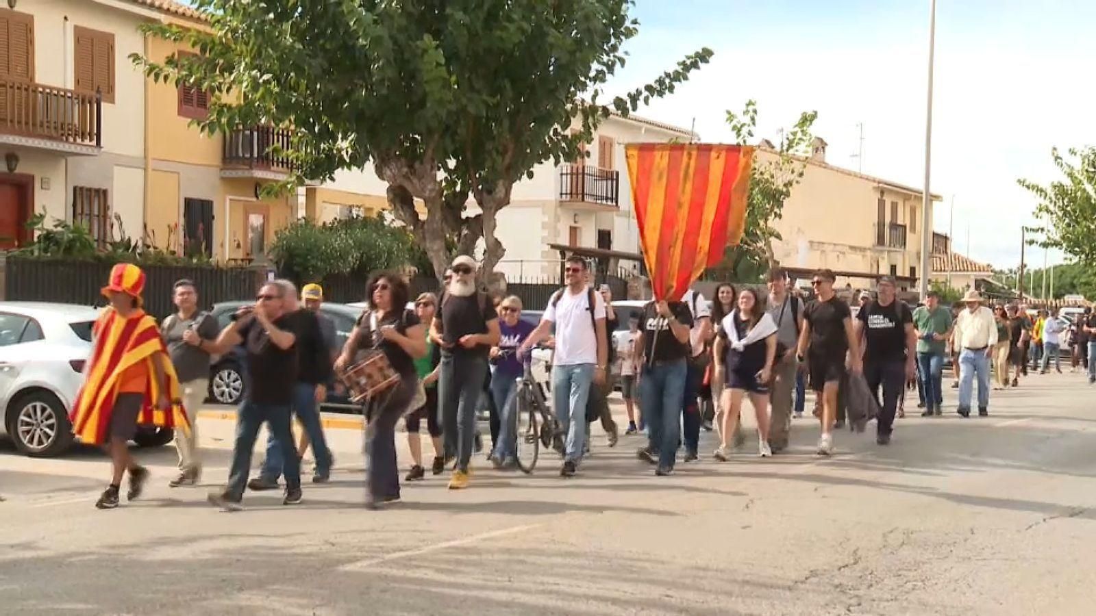 Participants en l'Aplec del Puig de 2023 organitzat per Més Compromís