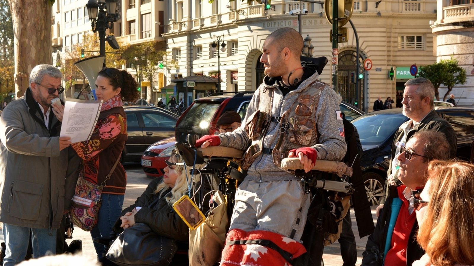 Un 69% dels valencians amb mobilitat reduïda requereixen ajuda per a eixir de casa