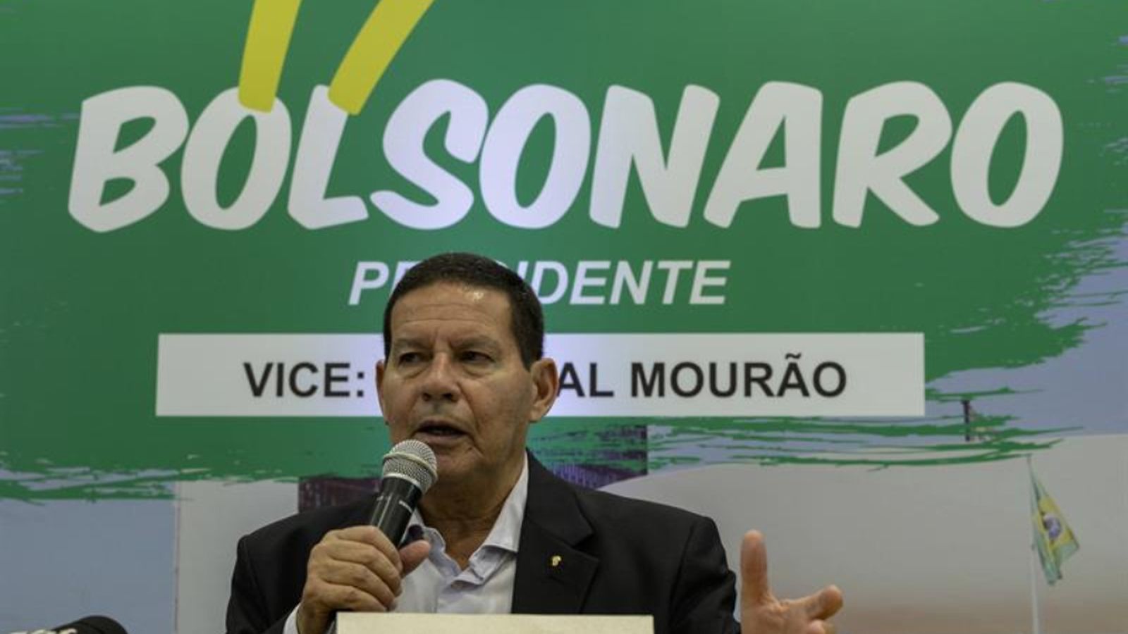 Hamilton Mourao, company de fórmula de l'ultradretà Jair Bolsonaro, durant una conferència de premsa a la ciutat Manaus, Amazones