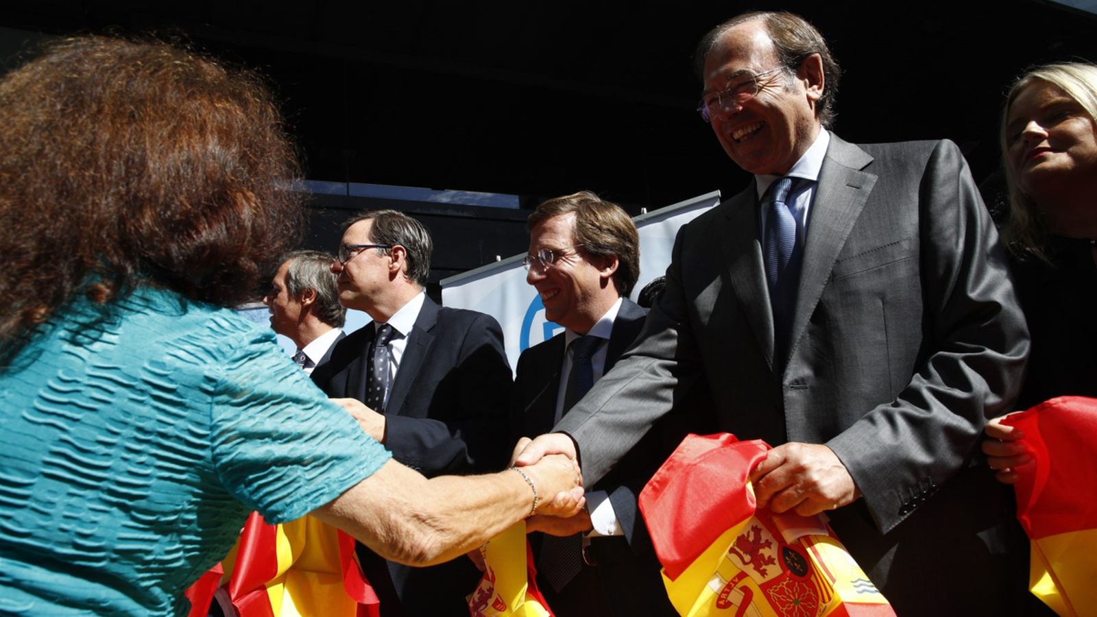 Presentació de la campanya "Posa una bandera al teu balcó"