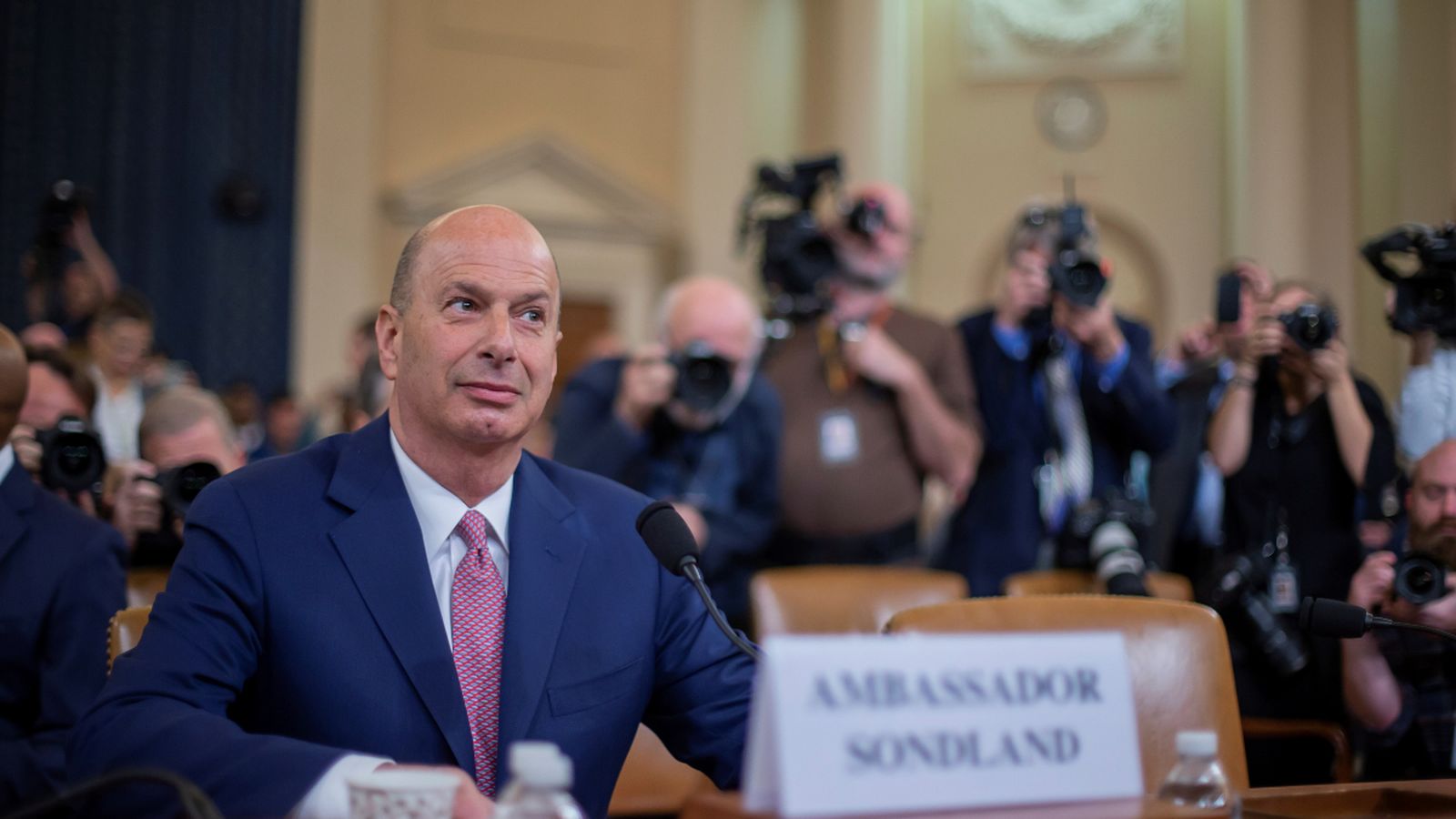 L'ambaixador davant de la Unió Europea Gordon Sondland durant les sessions d'audiències públiques