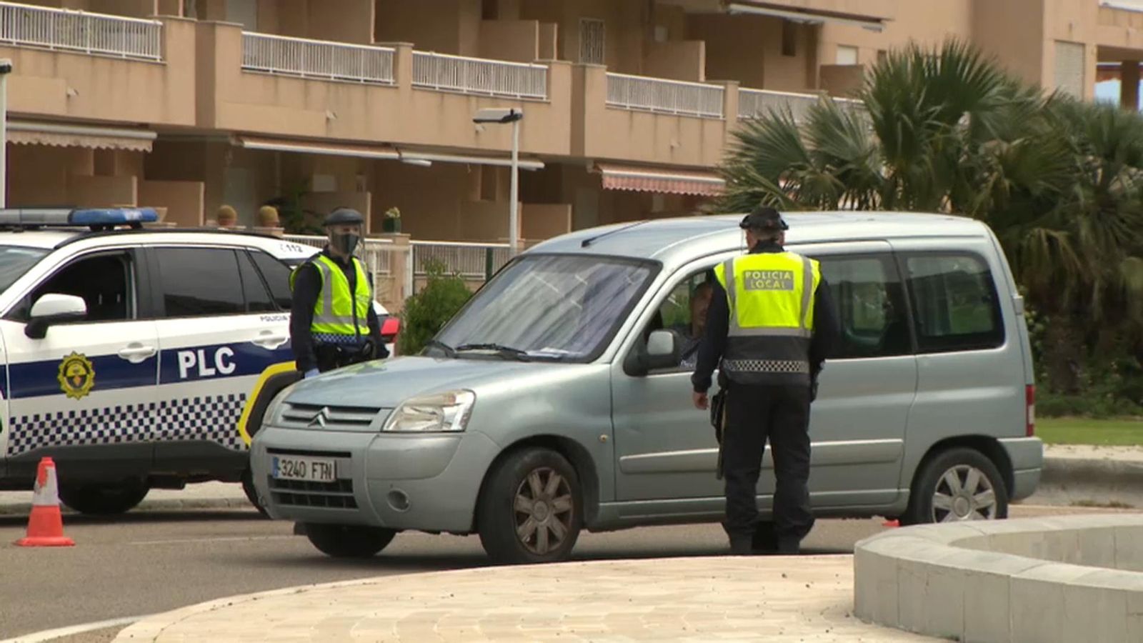 Accés a una urbanització de Cullera