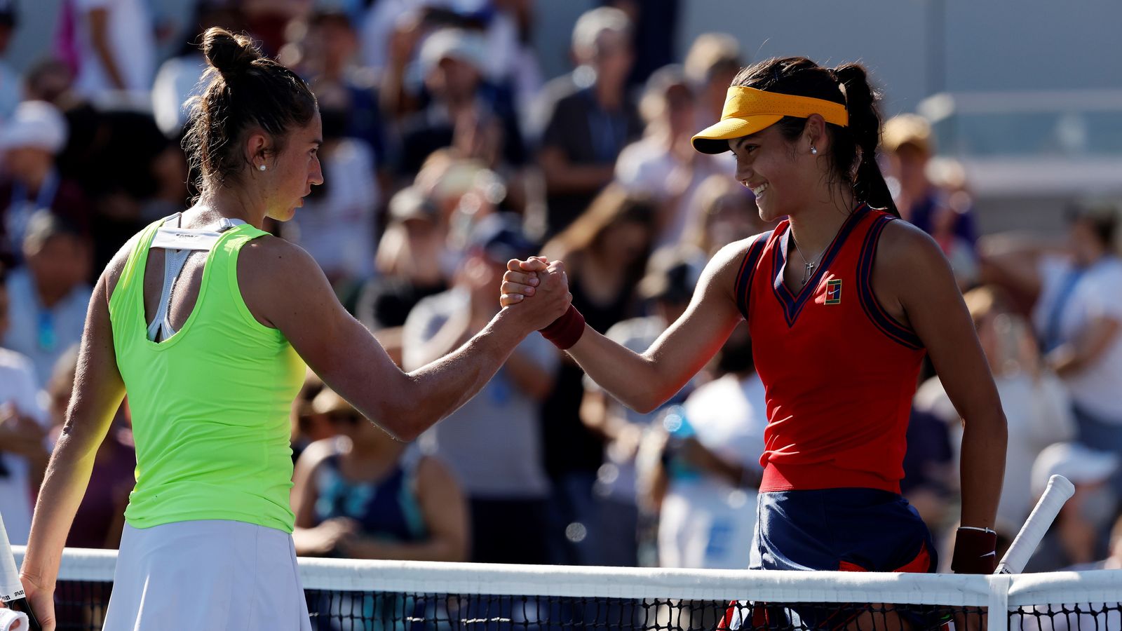 La vallera Sara Sorribes va ser superada en setzens de final per la britànica Emma Raducanu en dos sets (6-0 i 6-1)