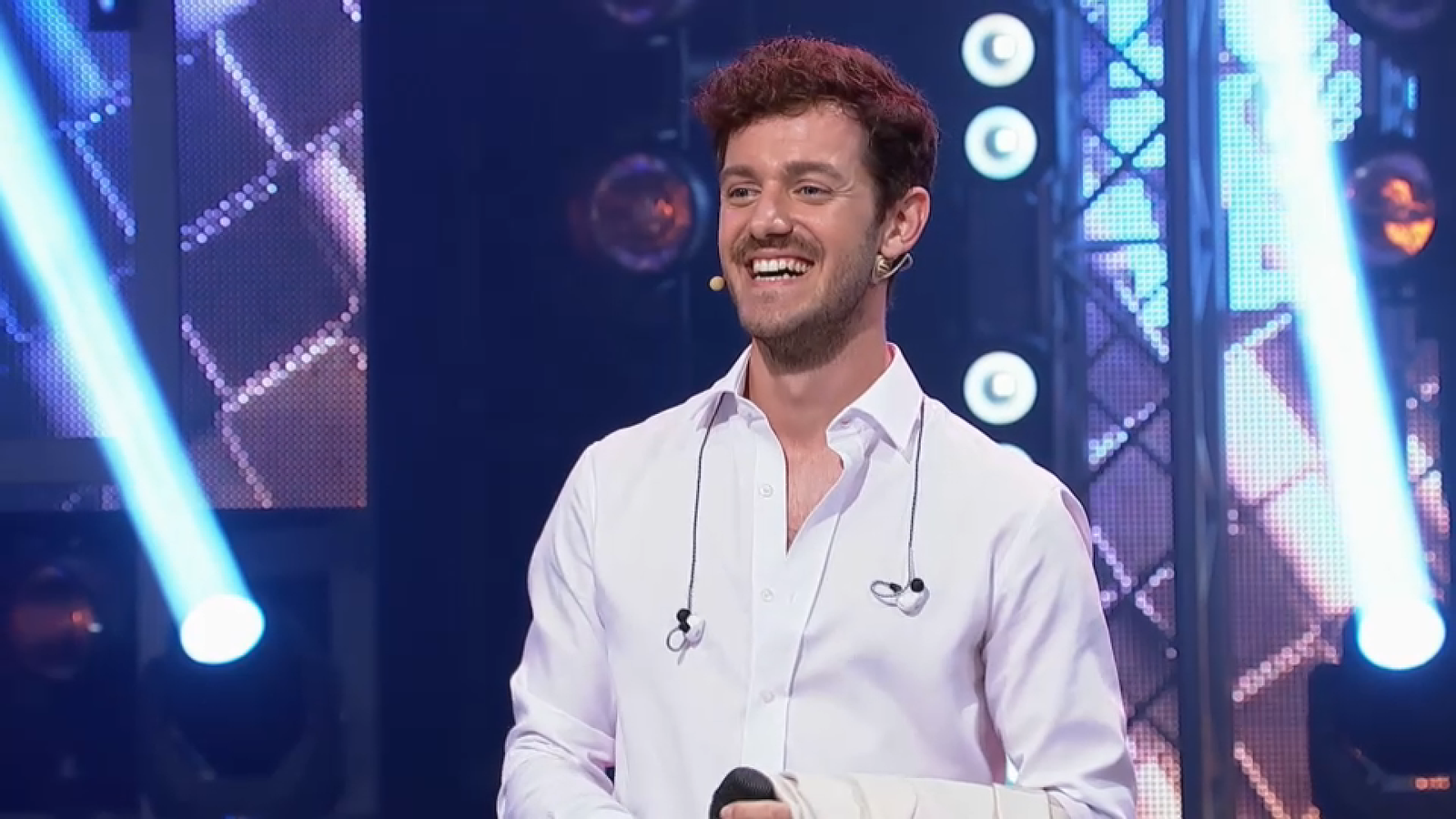 Jose Antonio canta 'Careless Whisper' de George Michael