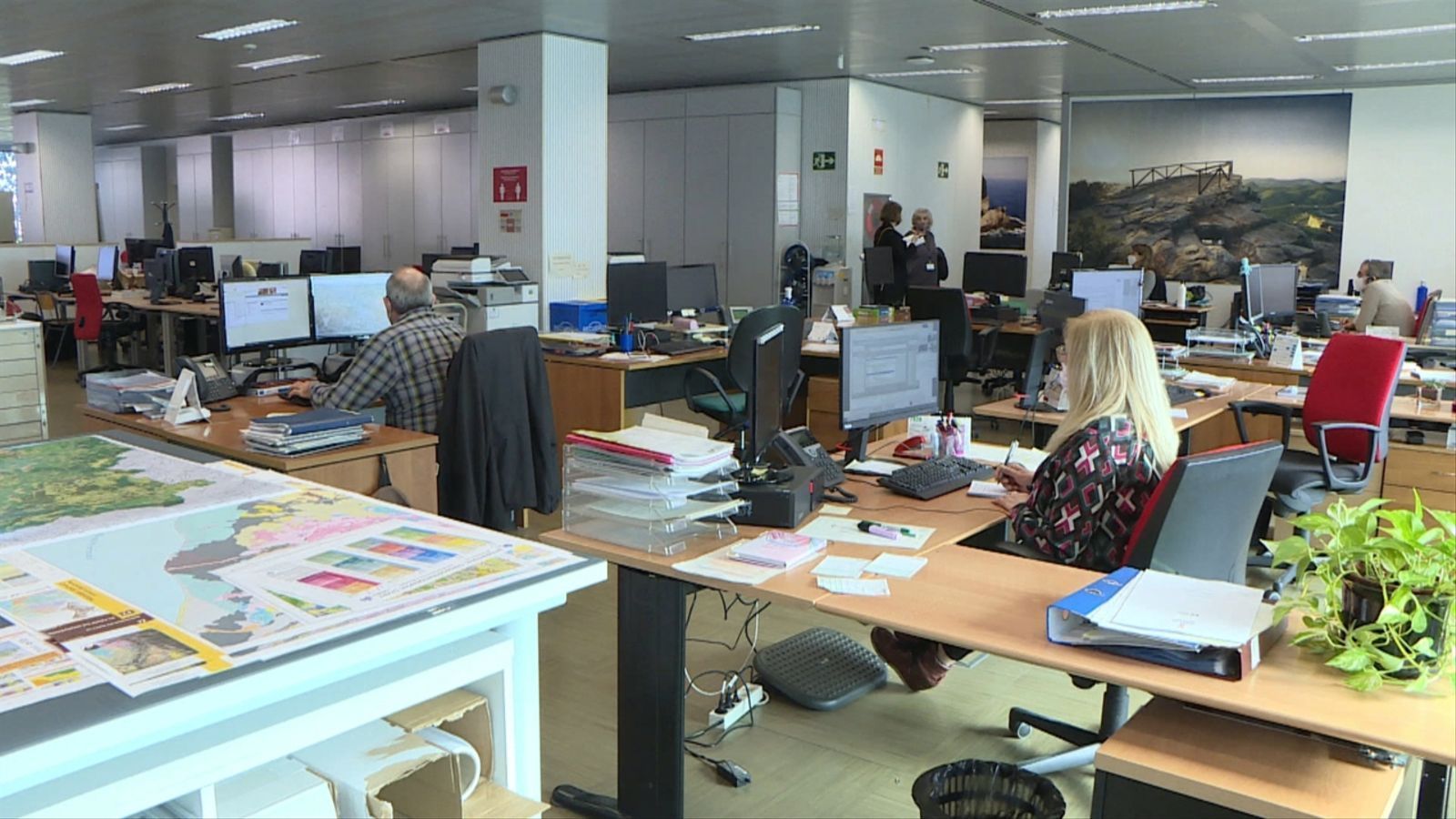 Imatge d'arxiu de treballadors de l'administració pública