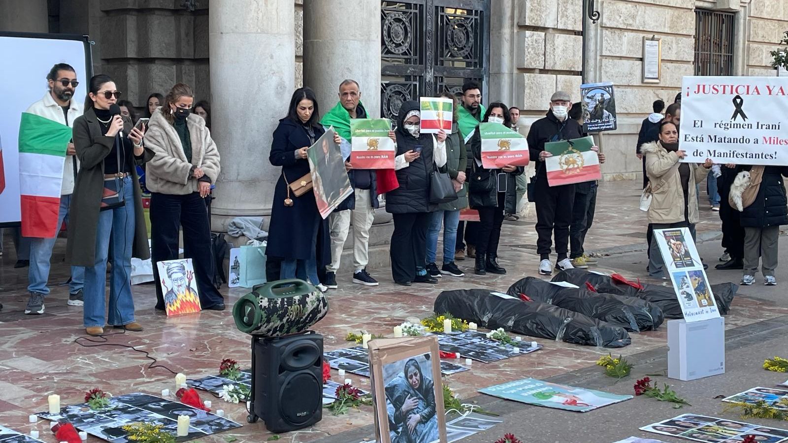 Protesta al centre de València per les víctimes de la repressió a l'Iran