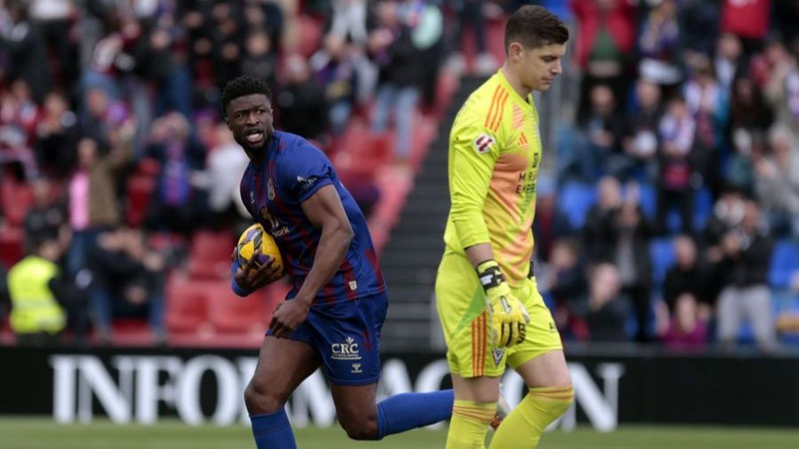 Gassama celebra un dels gols