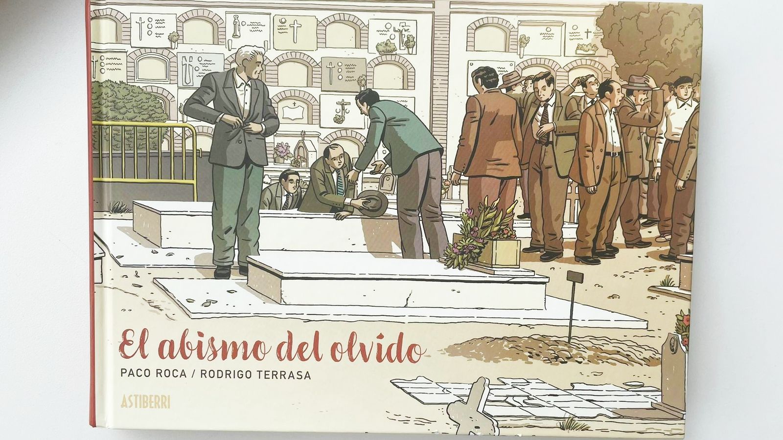 12.12.2023 | 'El abismo del olvido', l'últim treball de Paco Roca sobre la fossa 126 de Paterna