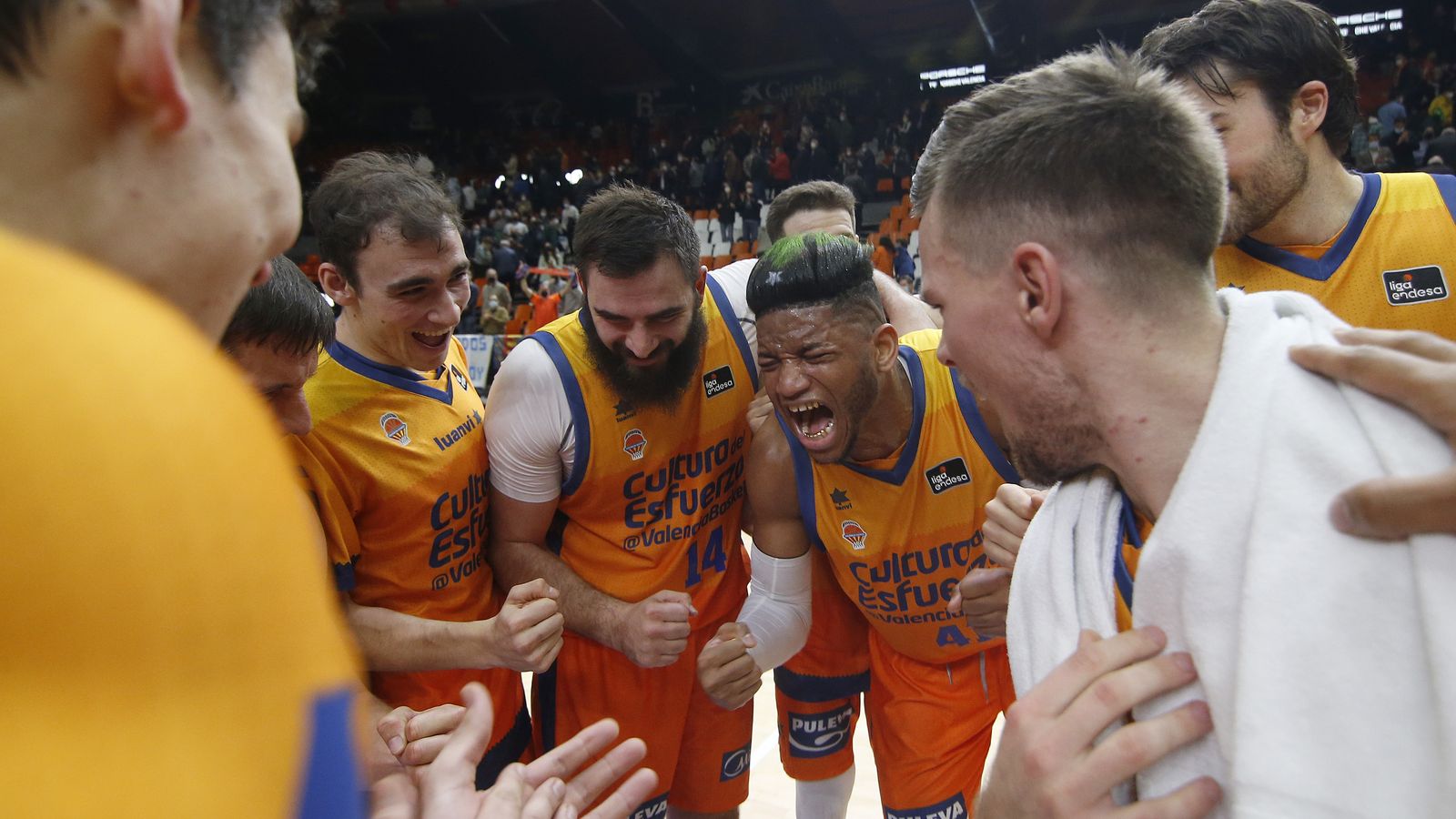 València Basket trenca la ratxa de derrotes a casa
