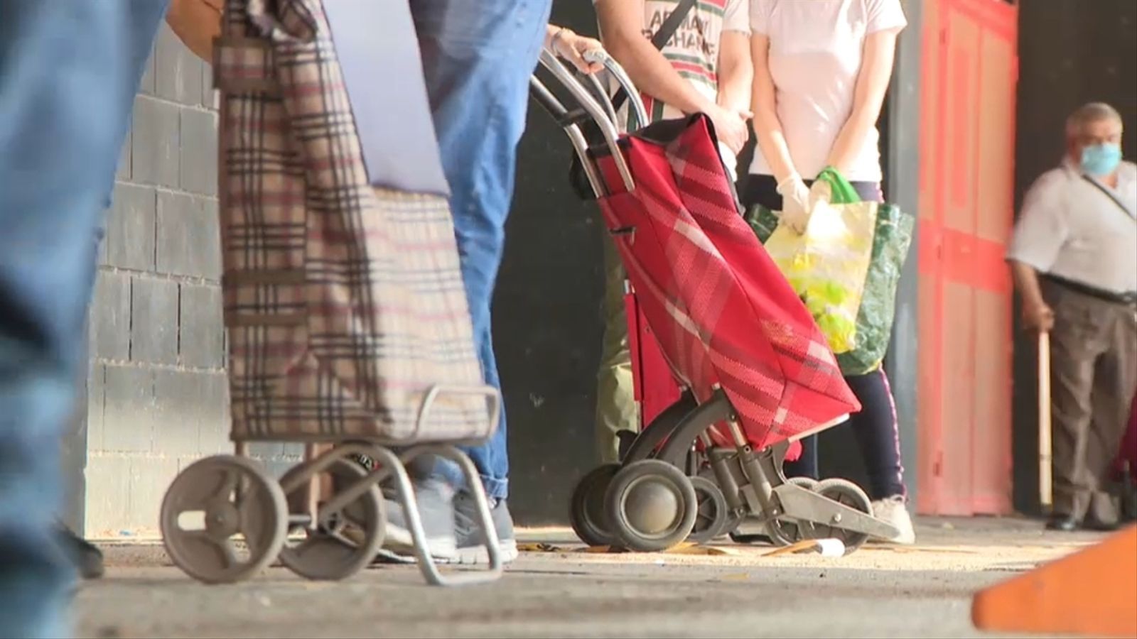 Imatge d'arxiu d'uns carrets de la compra