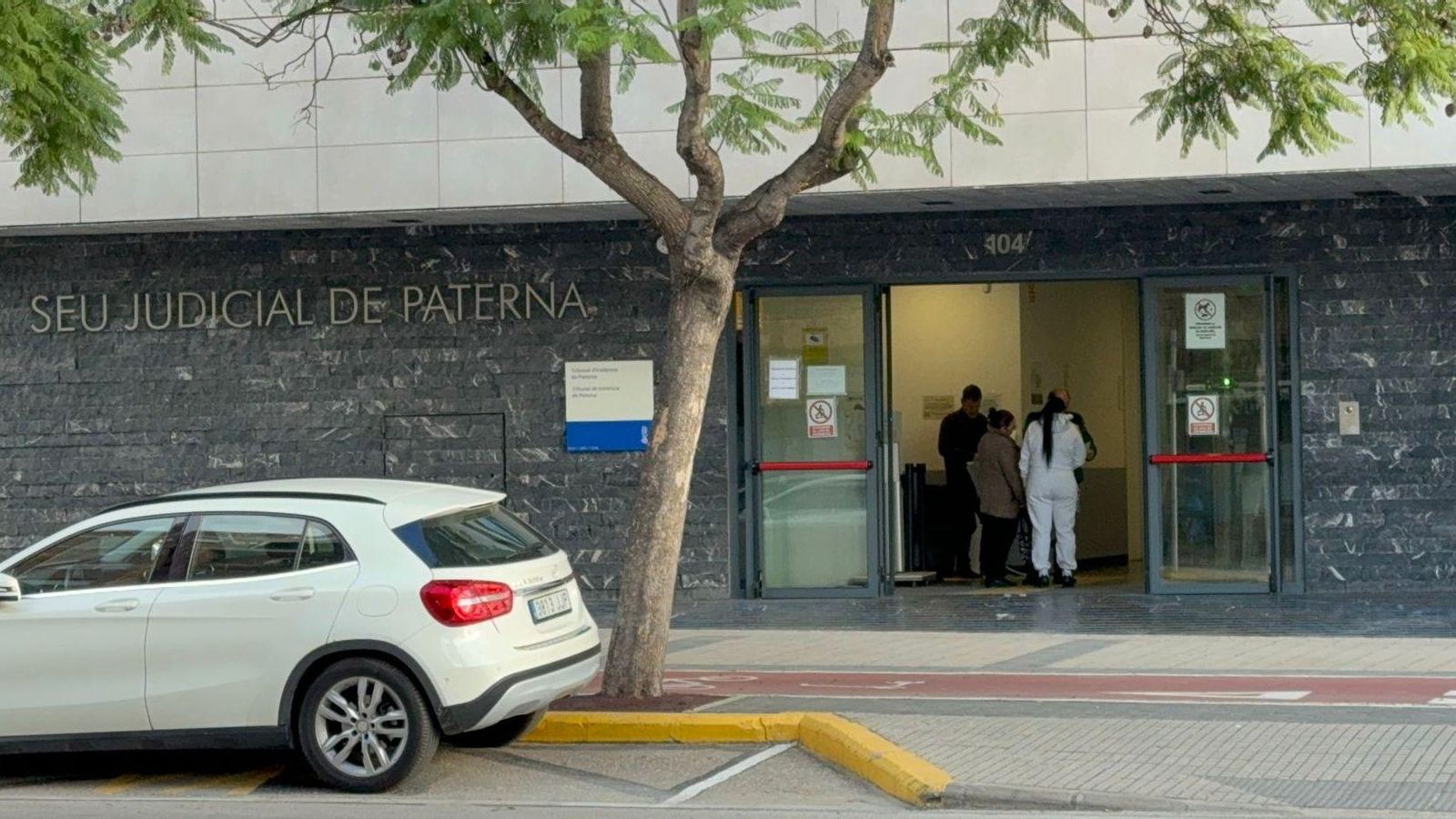 Les dos condemnades per l'última agressió al centre de salut de la Coma, este dijous al jutjat