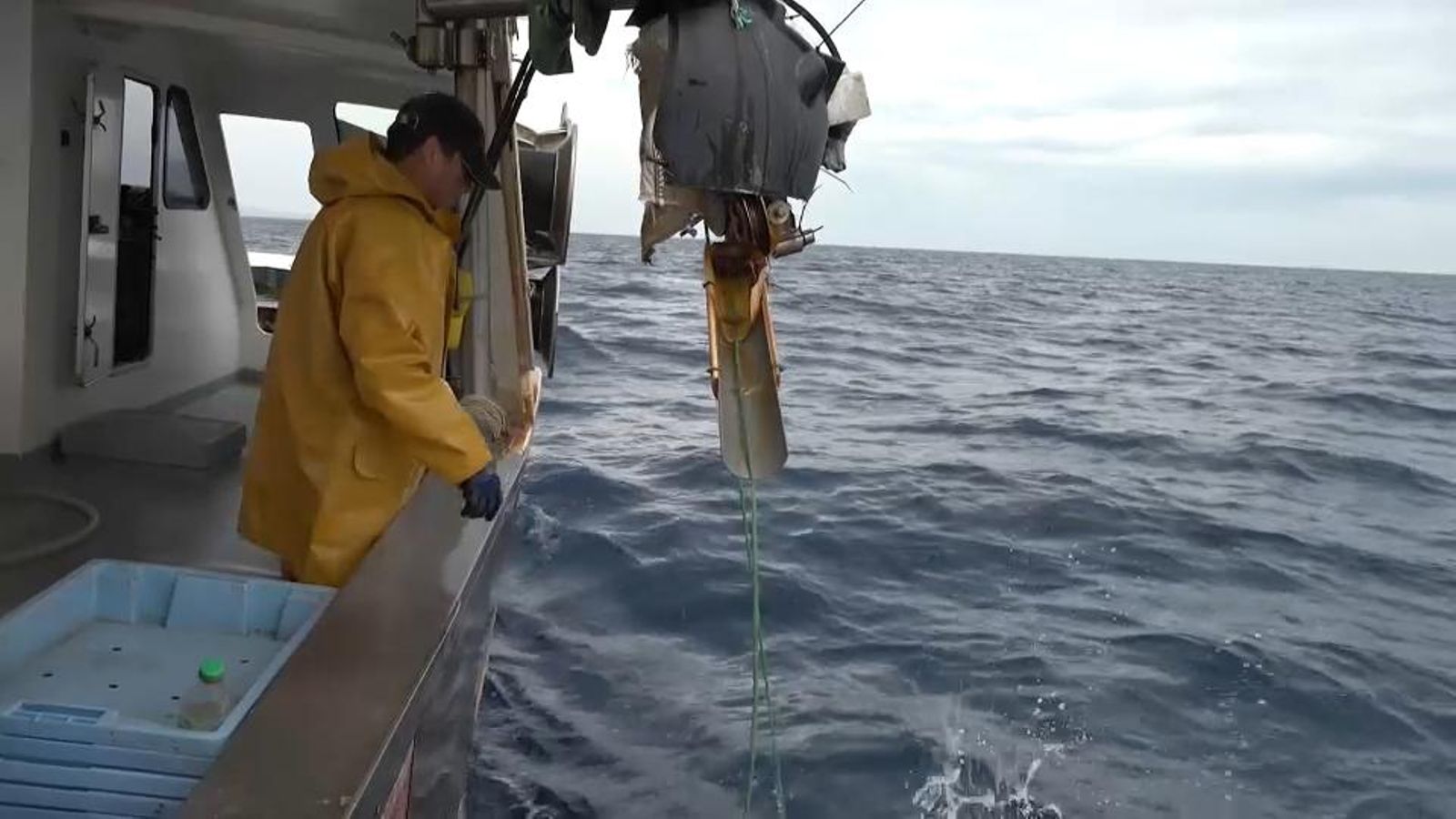 Un pescador de Vinarós, a una imatge d'arxiu Els pescadors de Vinarós, sancionats per la nova normativa de pesca de la Generalitat de Catalunya