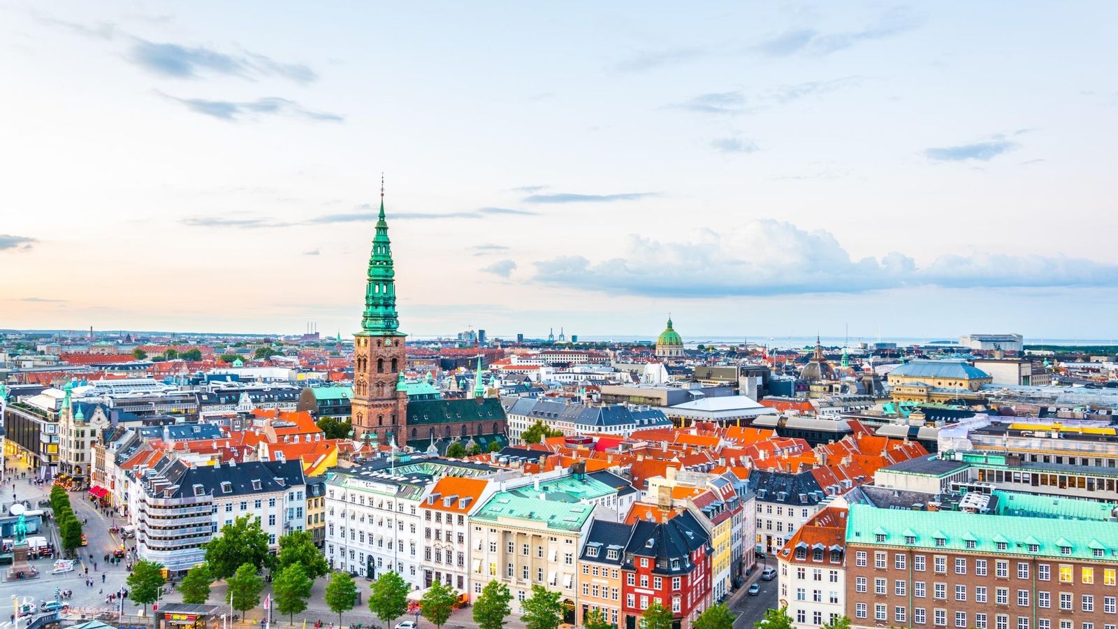 La capital de Dinamarca, Copenhaguen, és un mosaic vibrant d'arquitectura moderna i riquesa històrica