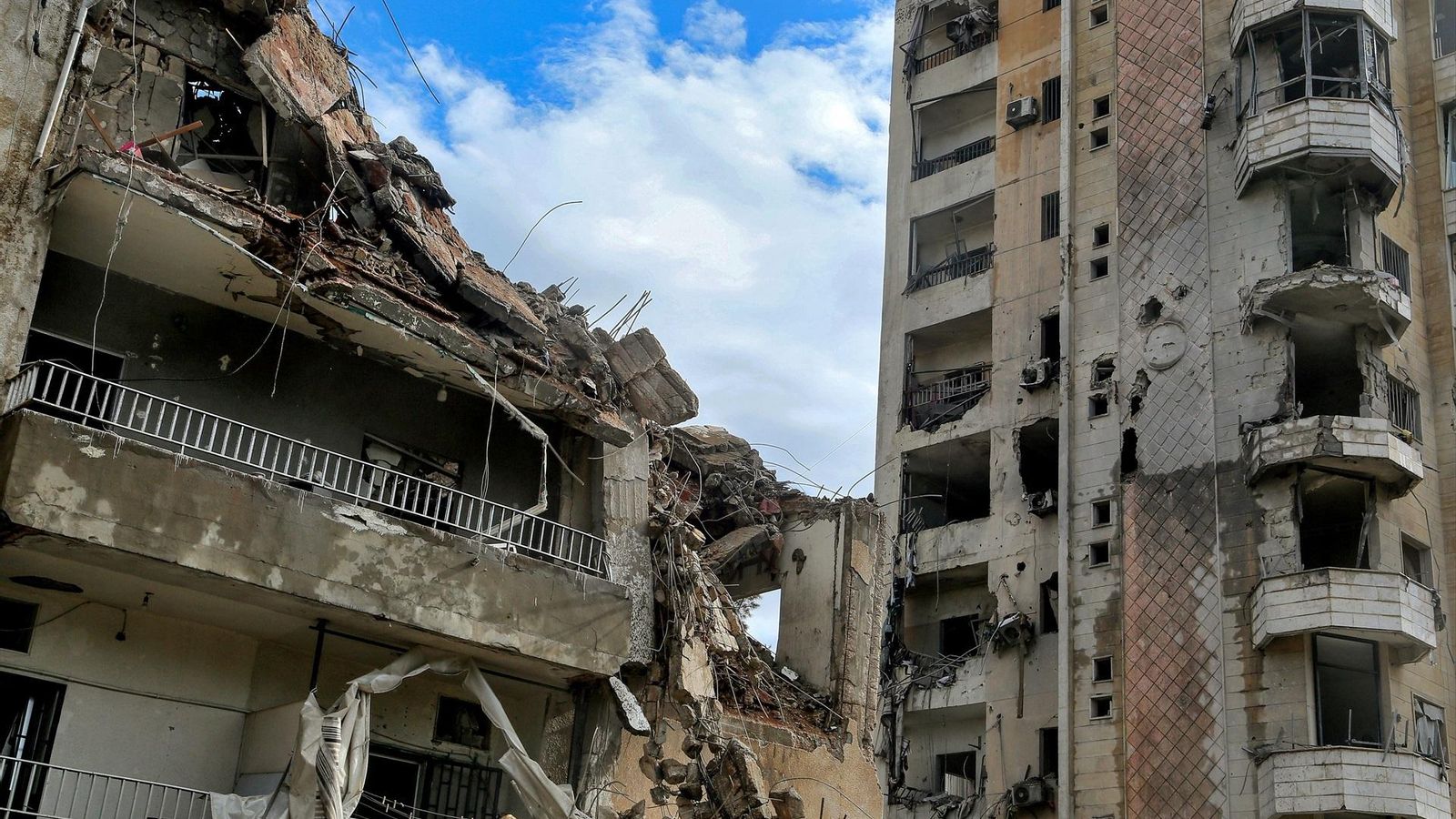 Destrucció d'edificis civils als afores d'un suburbi de Beirut este mateix dimarts