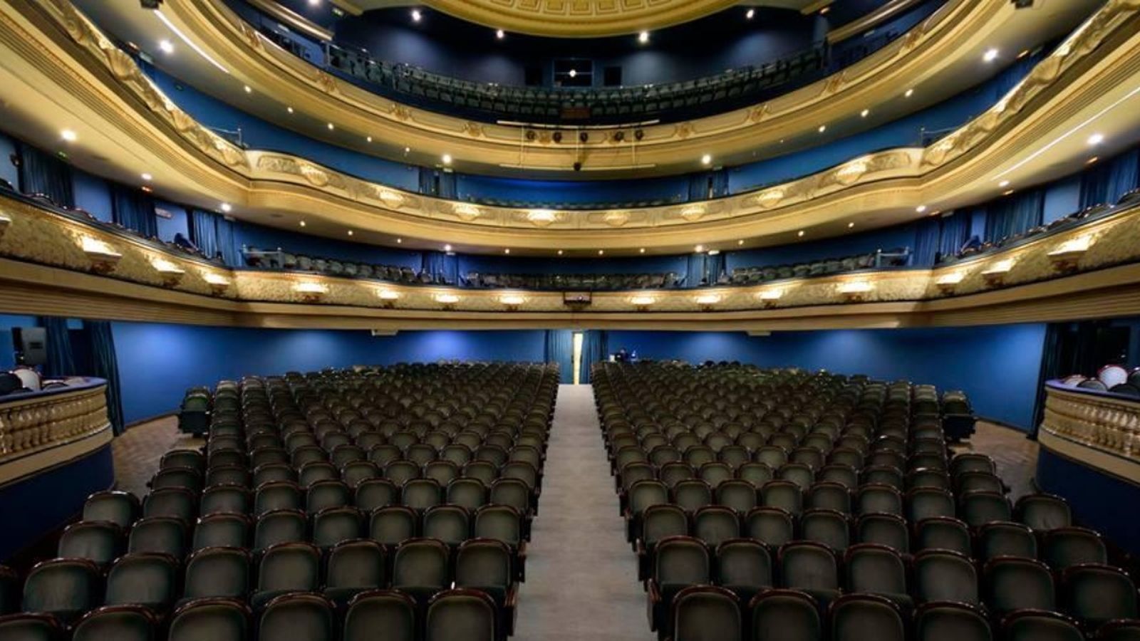 El Consell adquireix part del Teatre Principal d'Alacant per 3 milions.