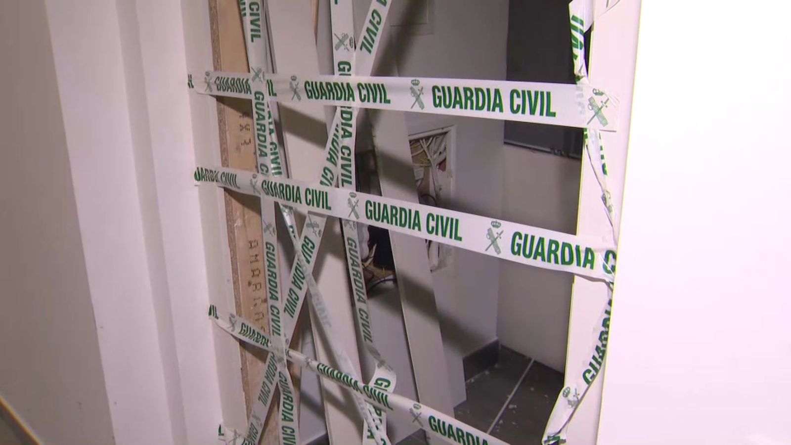 En imatge, una de les vivendes escorcollades