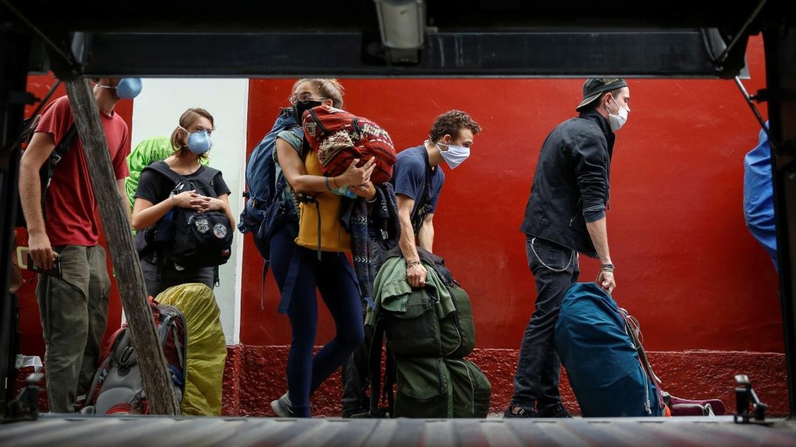 Turistes europeus al Perú a l'espera d'un vol gestionat per França que els tornarà a la UE