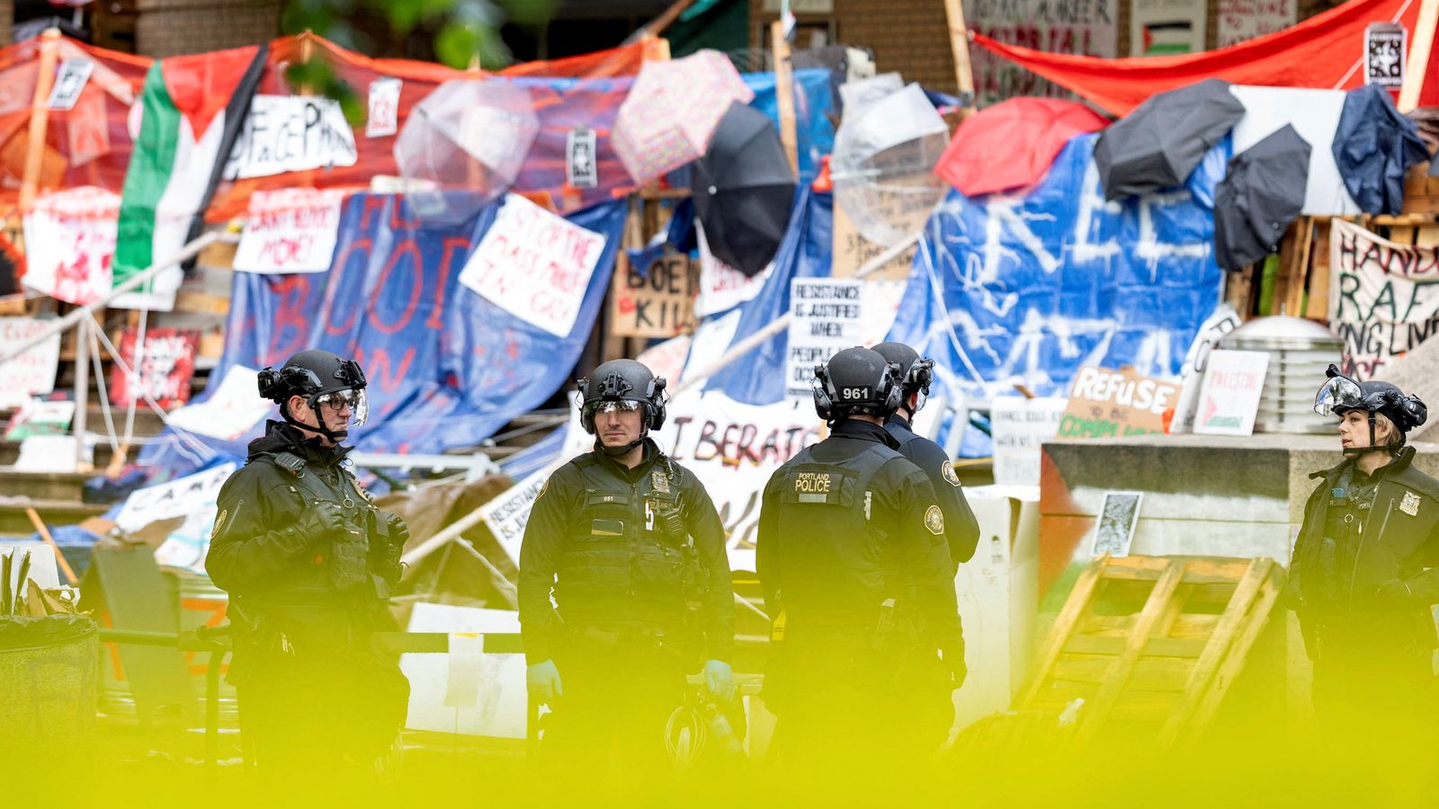 Agents antidisturbis a la Universitat de Portland, este dijous