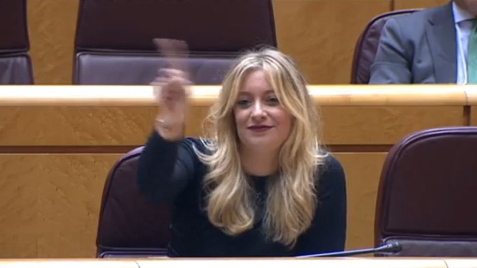 Moment de la intervenció de la senadora Esther Muñoz