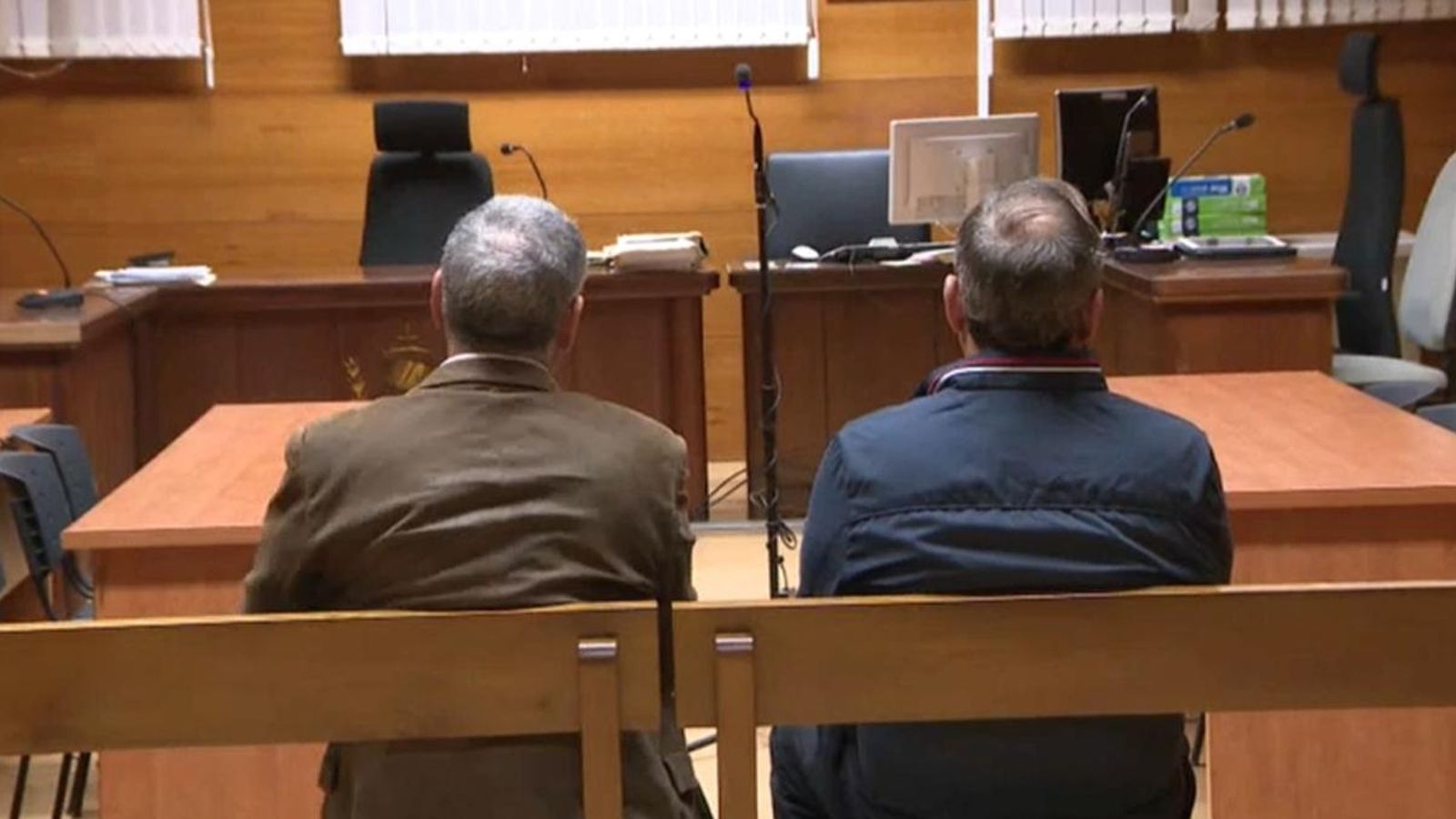 L\'exalcalde de Dolores nega tracte de favor en l\'adjudicació d\'un bar