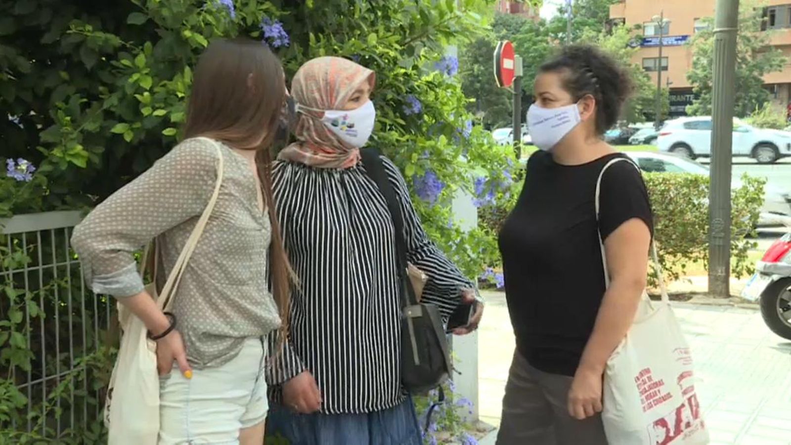 Representants de l’Associació Intercultural de Professionals de la Llar i de l’Atenció a les Persones de València
