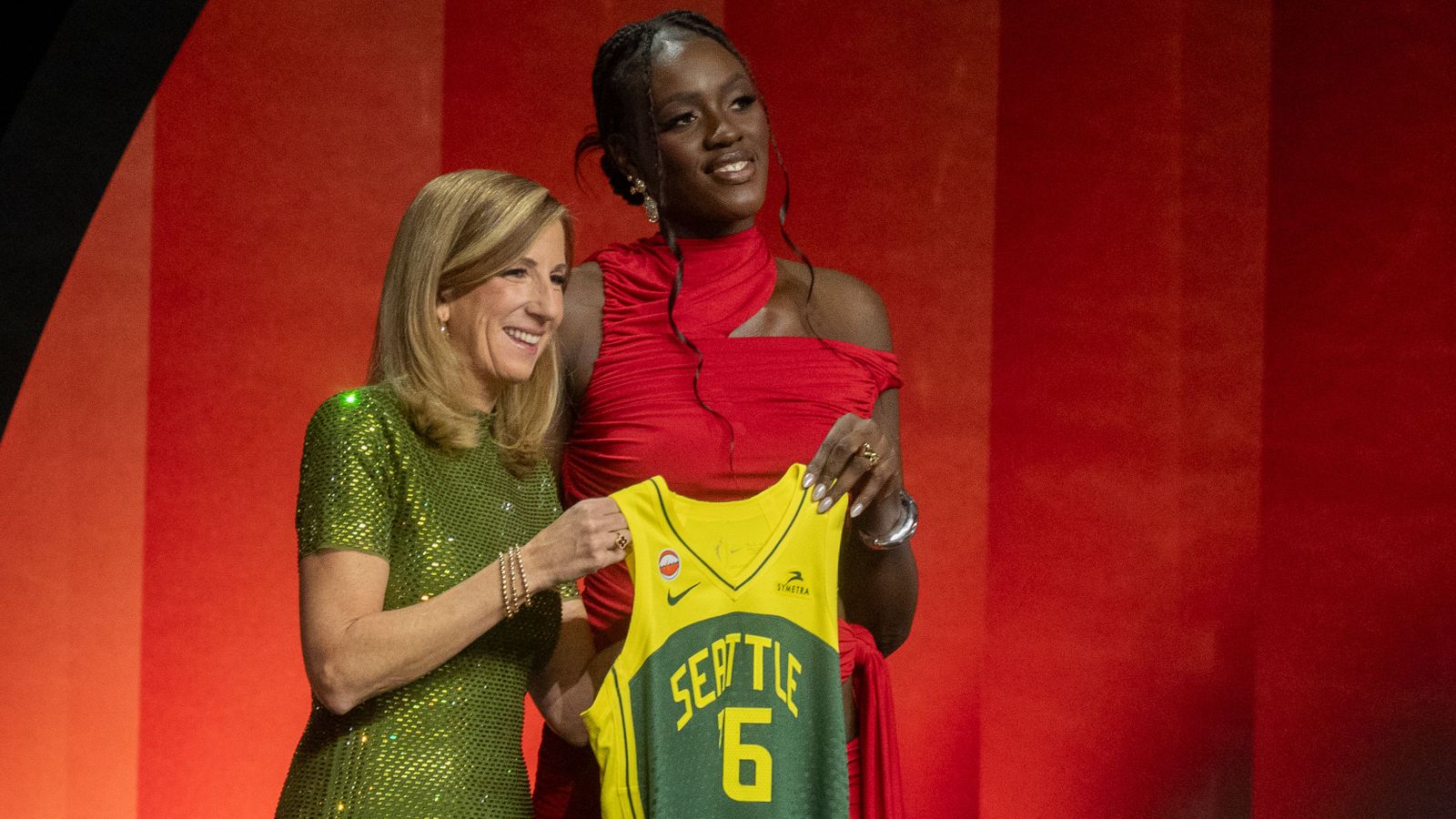 Awa Fam elegida en el número 3 del draft de la WNBA