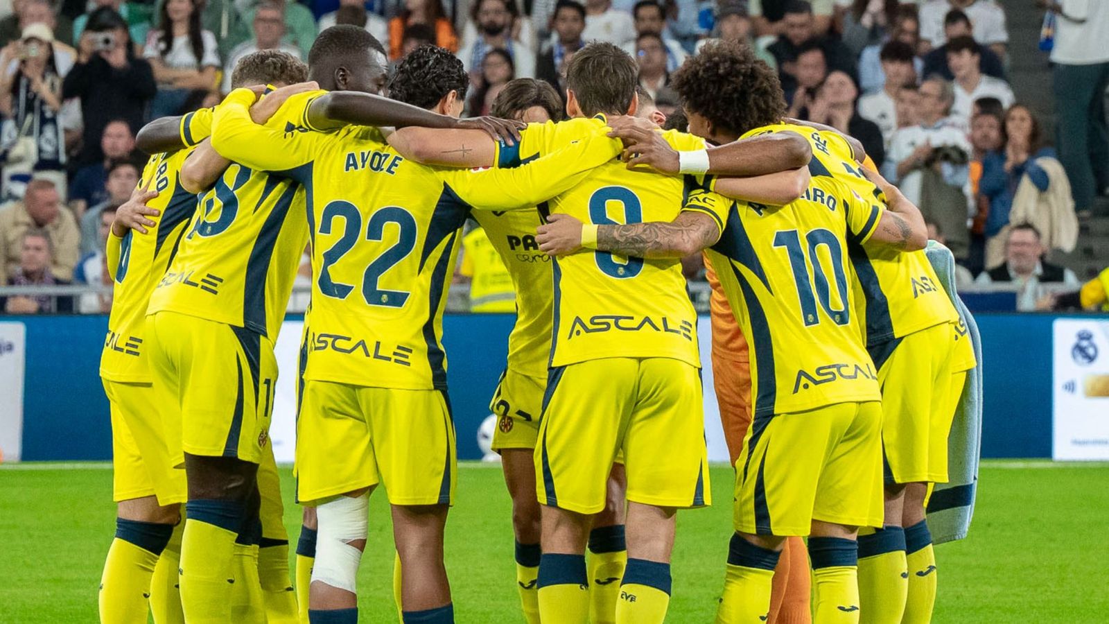 Imatge dels jugadors del Villarreal abans de l'inici d'un partit