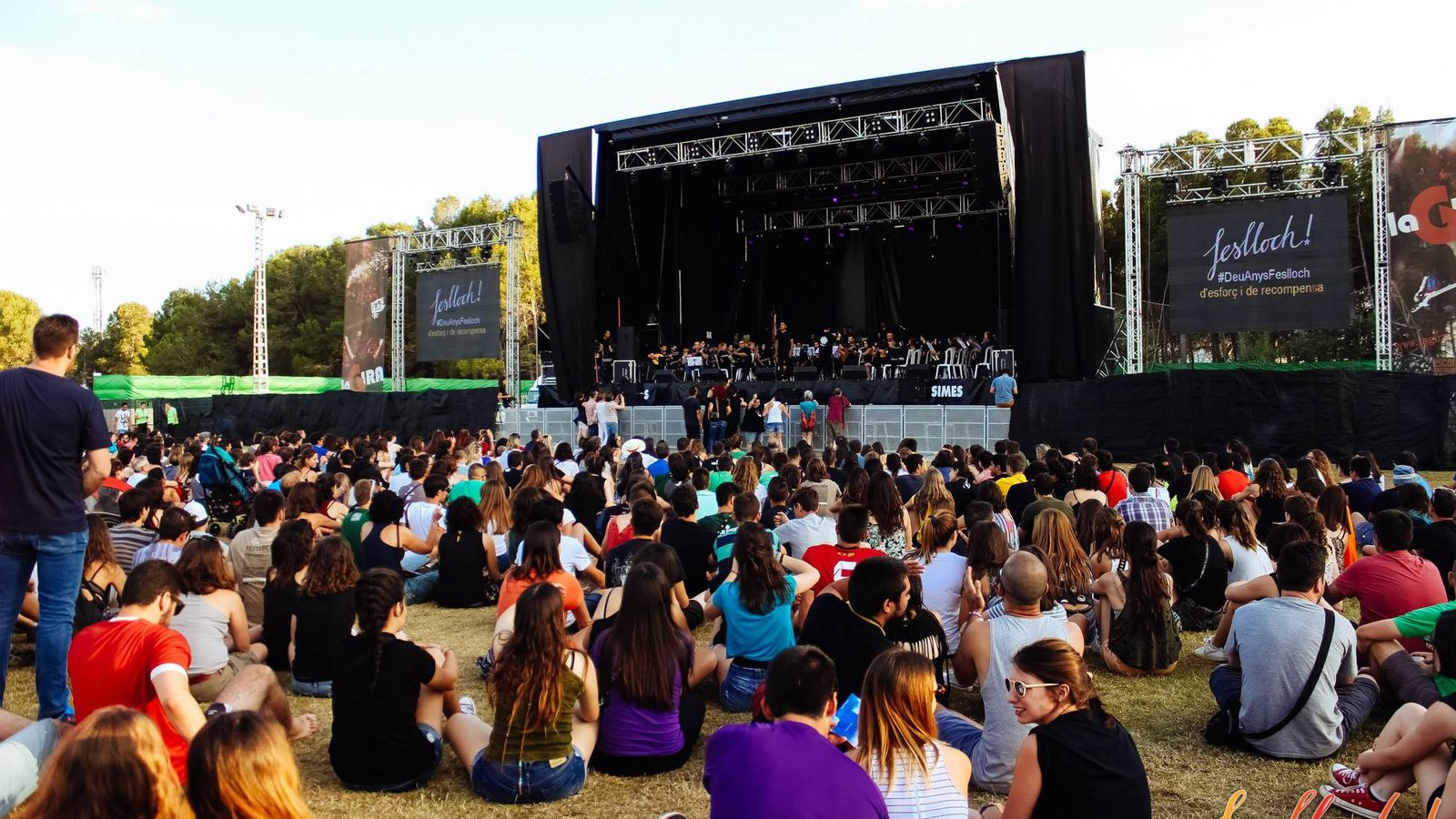 Una edició anterior del festival de música en valencià de Benlloch, el Feslloc