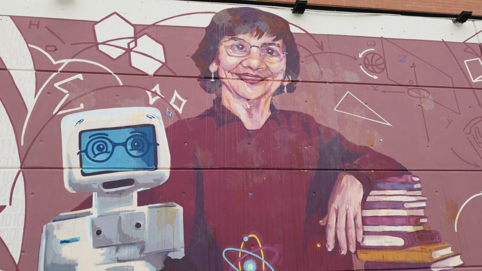 El mural dedicat a la matemàtica Carmen Torras i instal·lat a l'IES Benicalap ha rebut un atac amb ous WhatsApp Image 2024 06 15 at 11.54.12