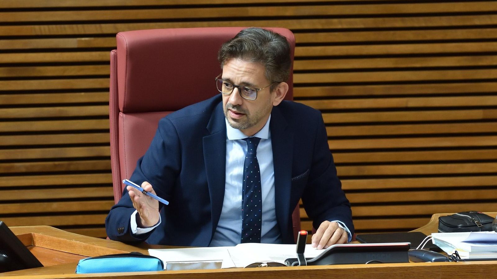 Un diputat del PP assegura haver rebut un "anònim" amb "llista d'alts càrrecs" del Consell vacunats irregularment