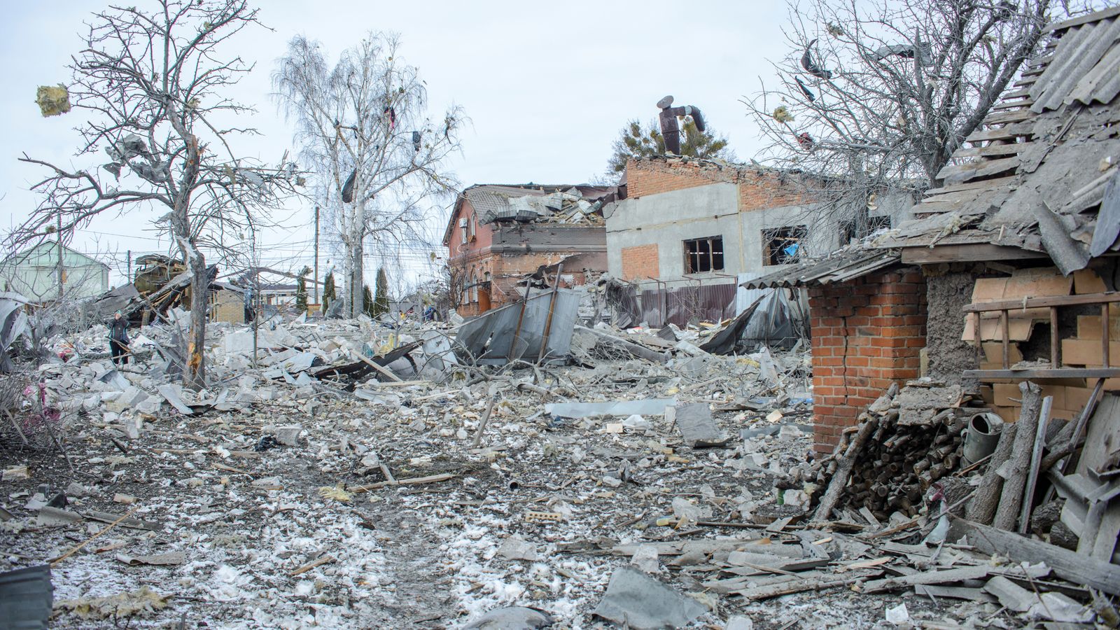 La ciutat de Sumi, al nord-est del país, desfeta pels atacs i sitiada per tropes russes